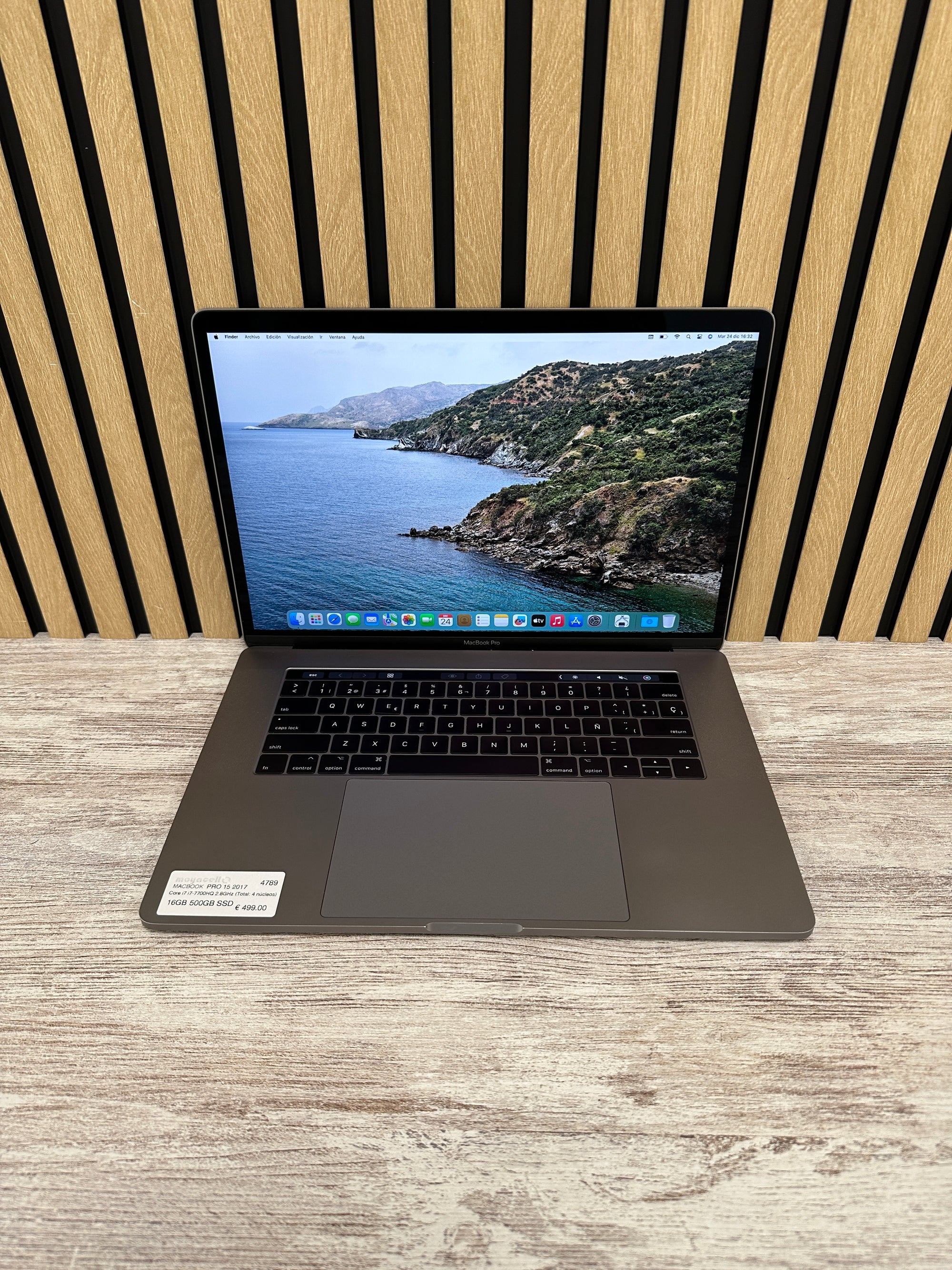 MacBook Pro 15" 2017 i7 16gb 500gb SSD