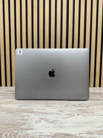 MacBook Pro 15" 2016 i7 16gb 500gb SSD