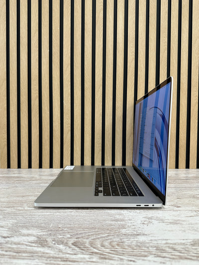 MacBook Pro 16" 2019 i9 16gb 1tb SSD