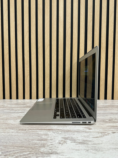 MacBook Air 13" 2015 i5 4gb 128gb SSD