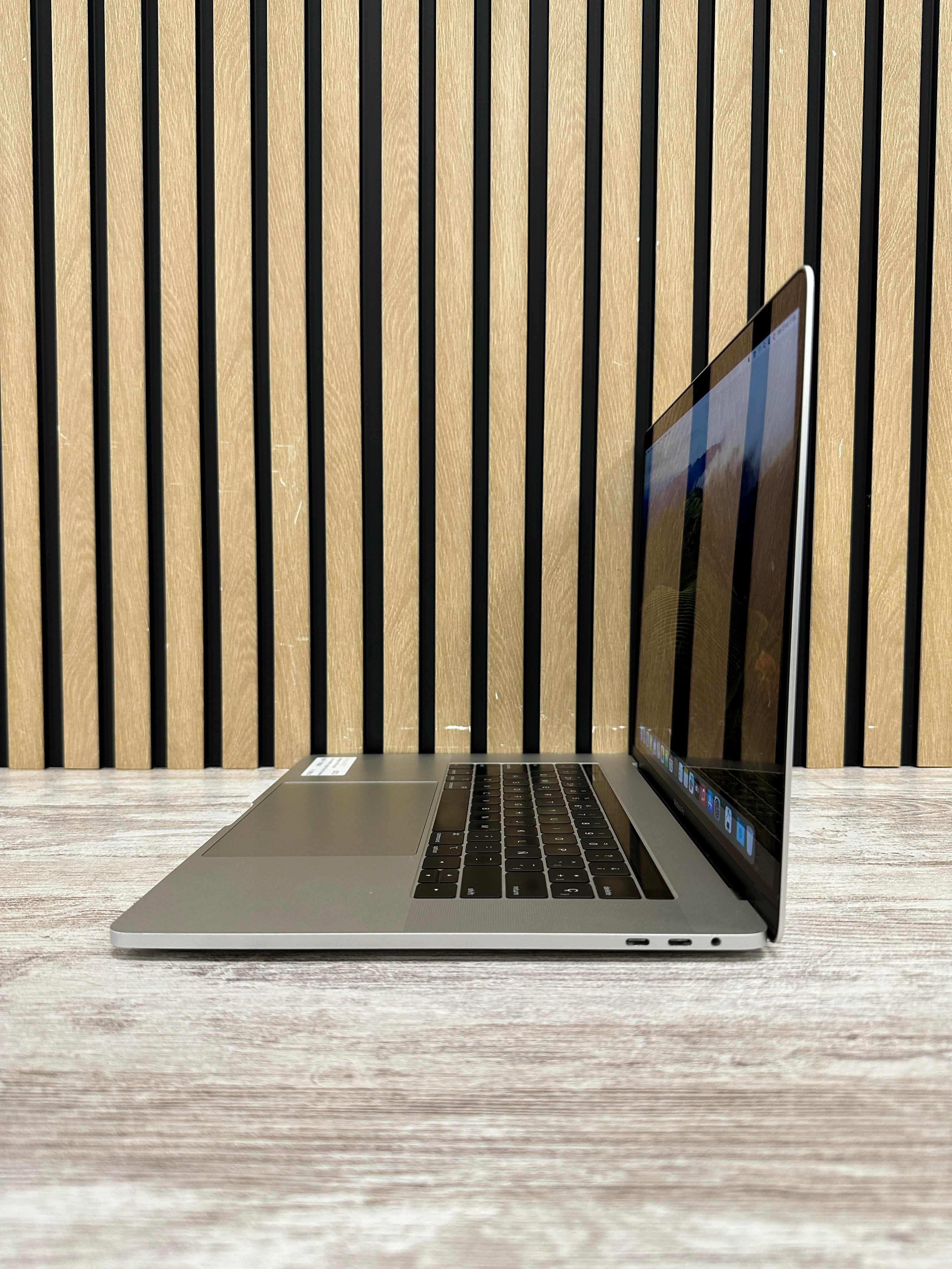 MacBook Pro 15" 2019 i9 32gb 1tb SSD