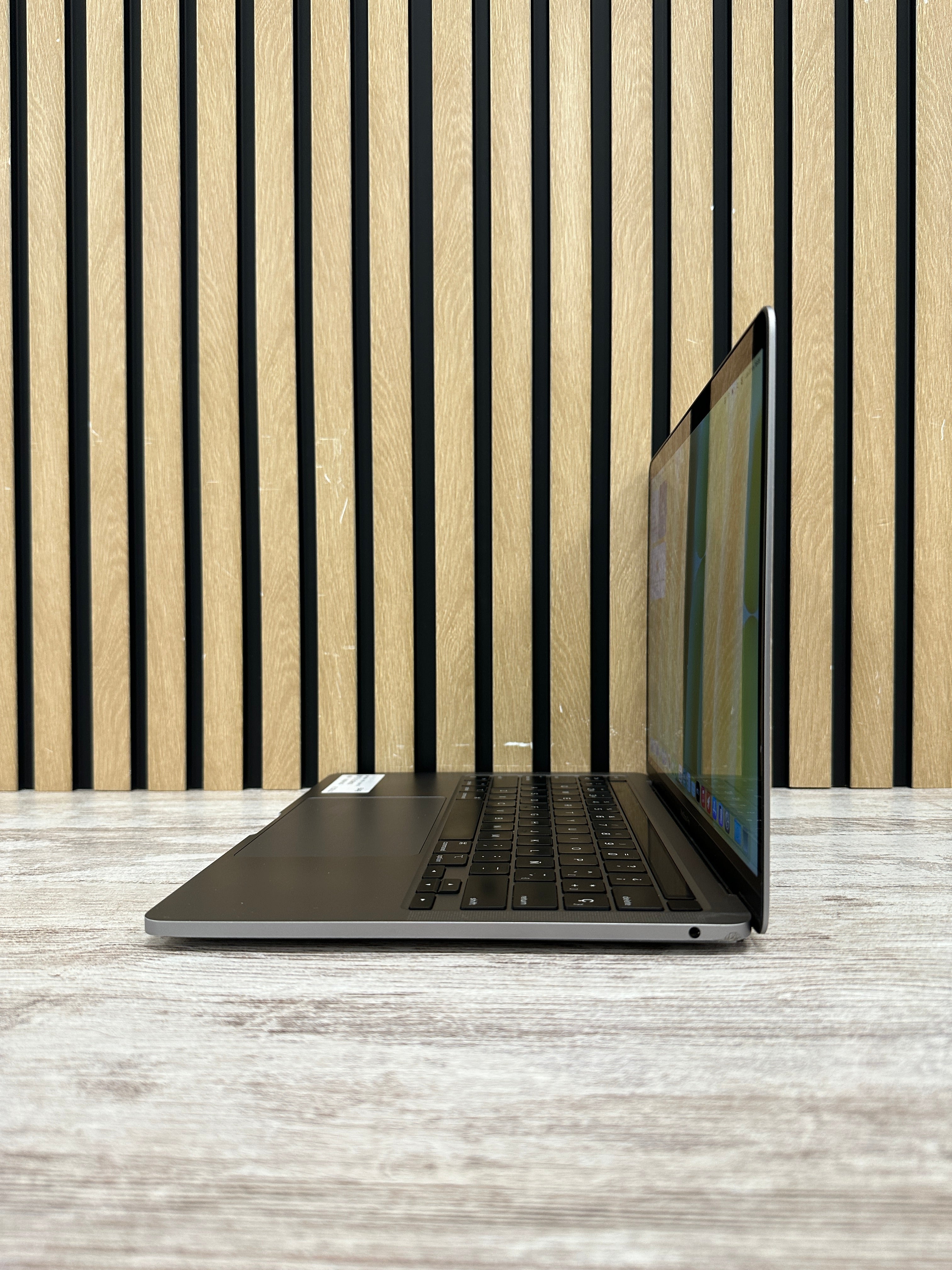 MacBook Pro 13" 2020 TB M1 8gb 256gb SSD