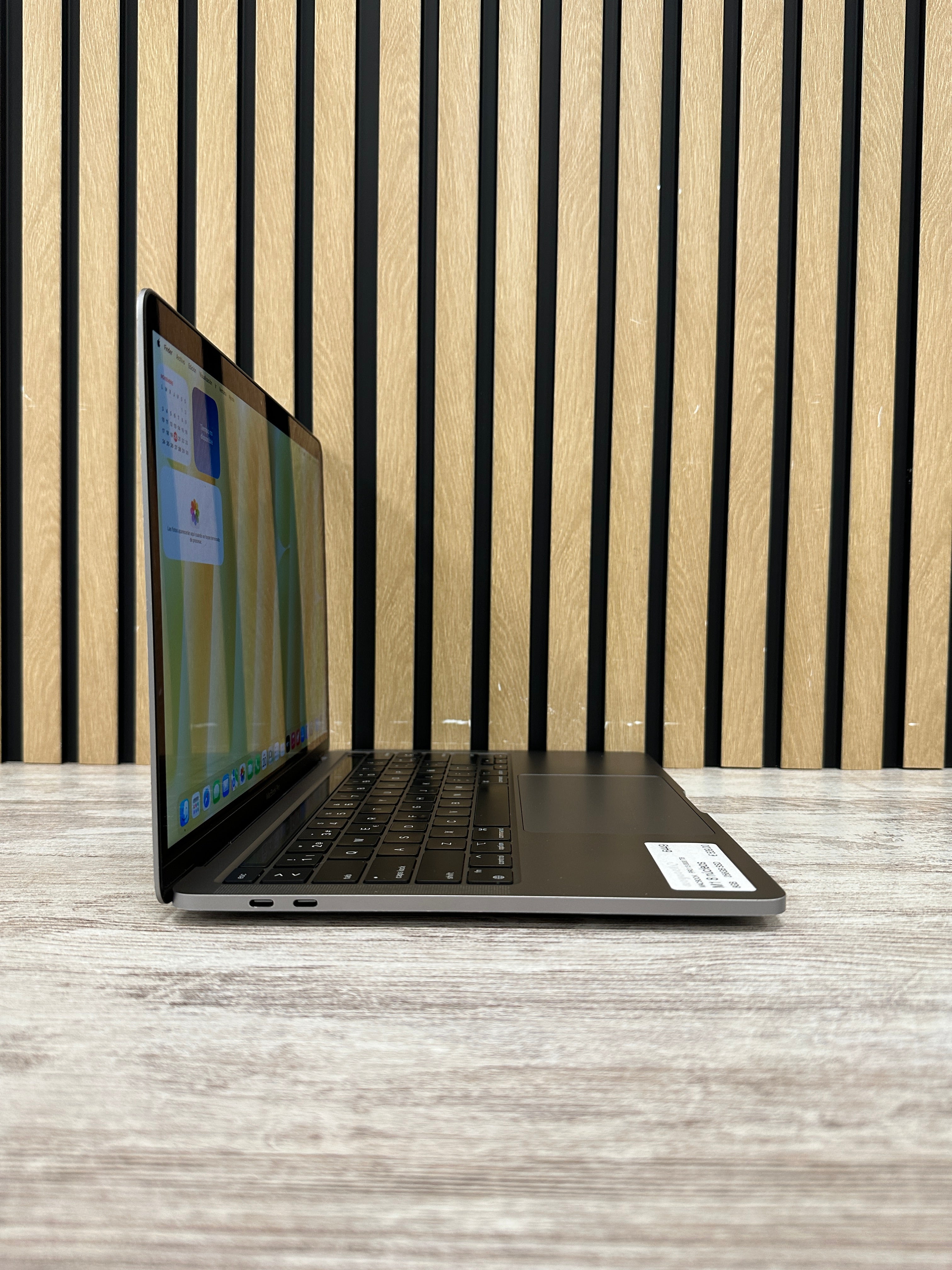 MacBook Pro 13" 2020 TB M1 8gb 256gb SSD