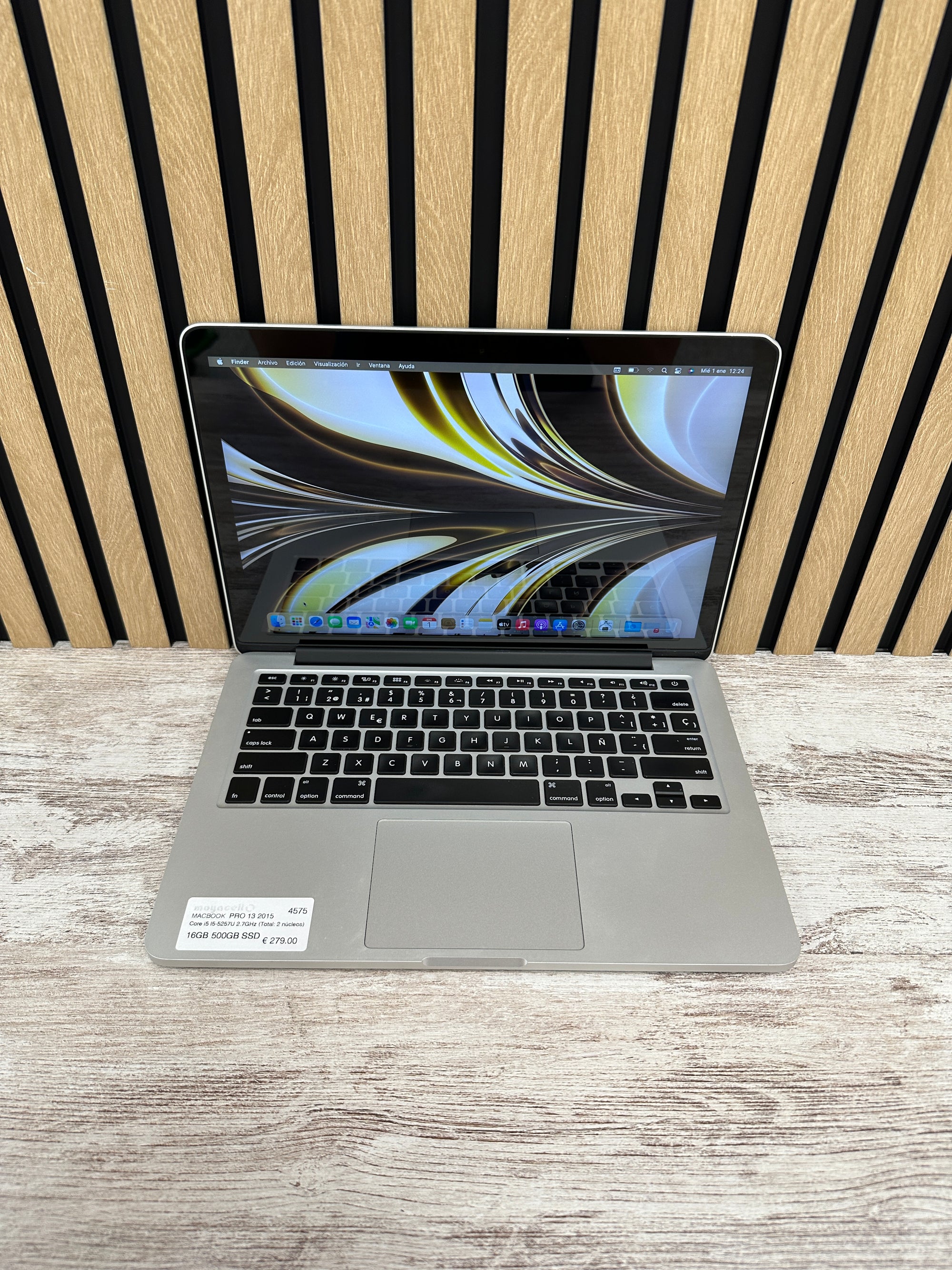 MacBook Pro 13" 2015 i5 16gb 500gb SSD