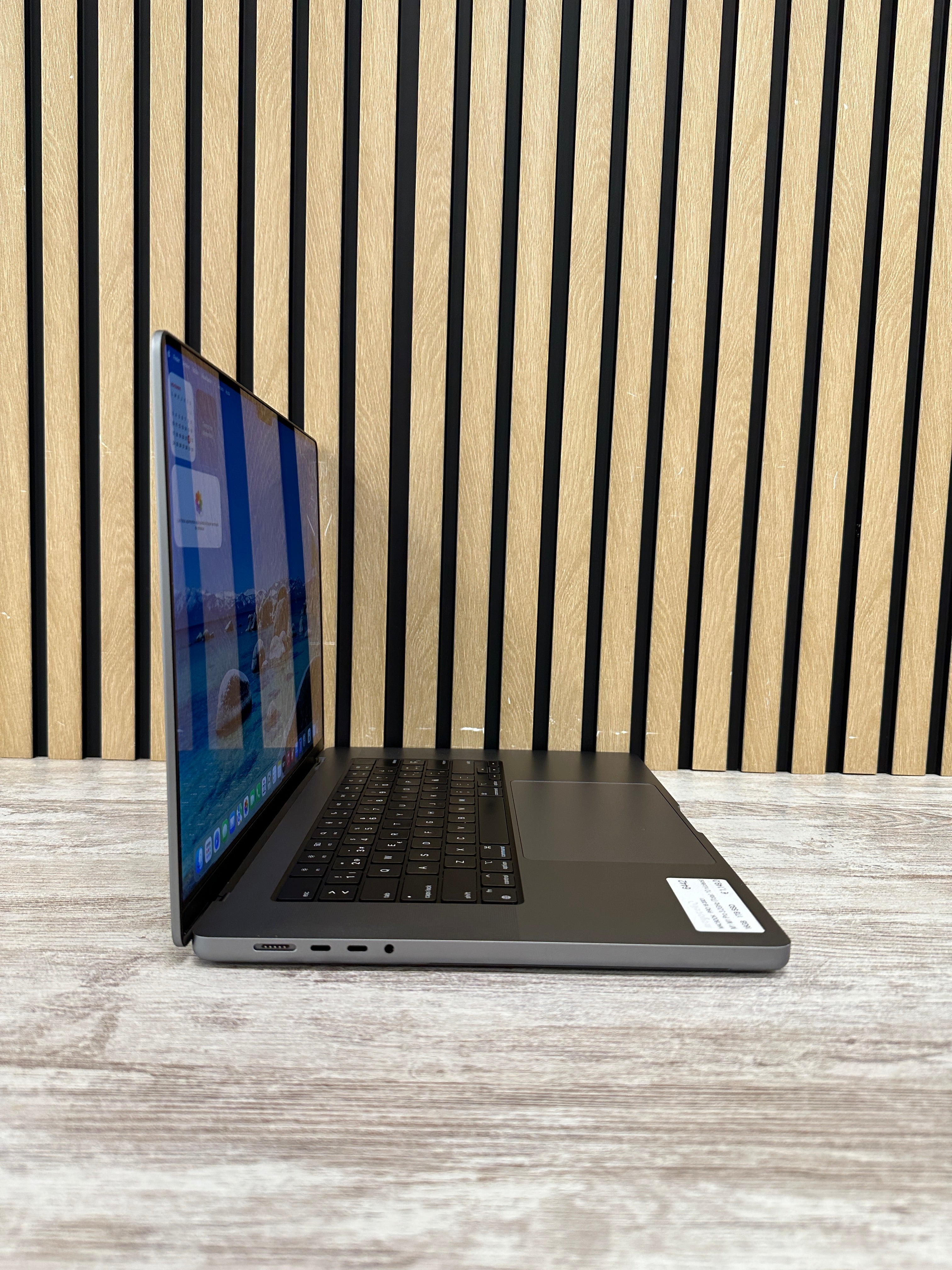 MacBook Pro 16" 2021 M1 PRO 16gb 1tb SSD