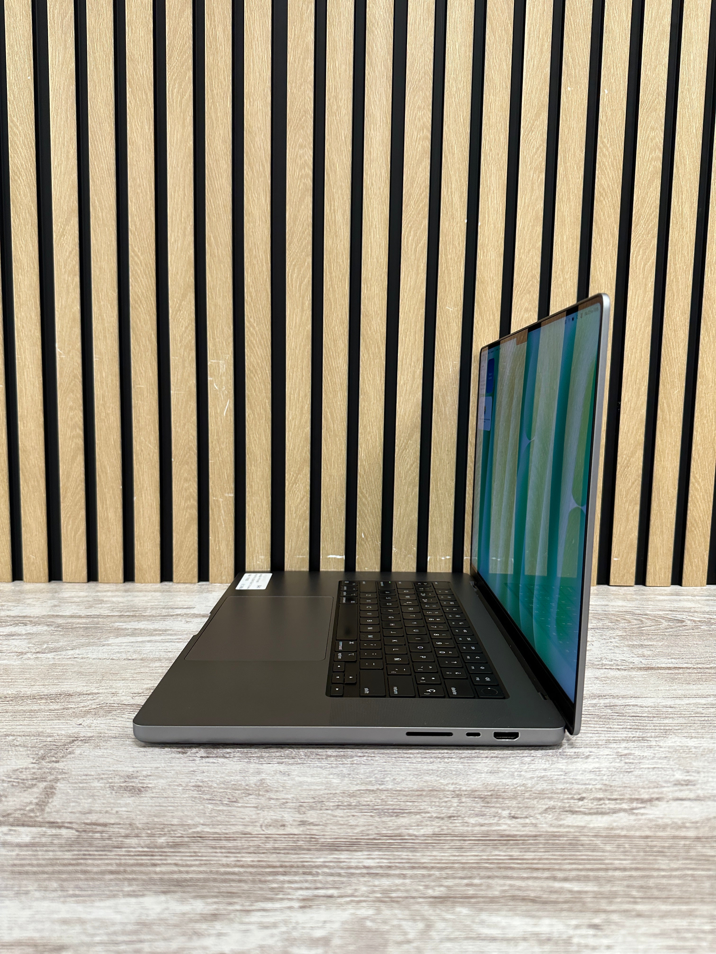 MacBook Pro 16" 2021 M1 PRO 16gb 1tb SSD