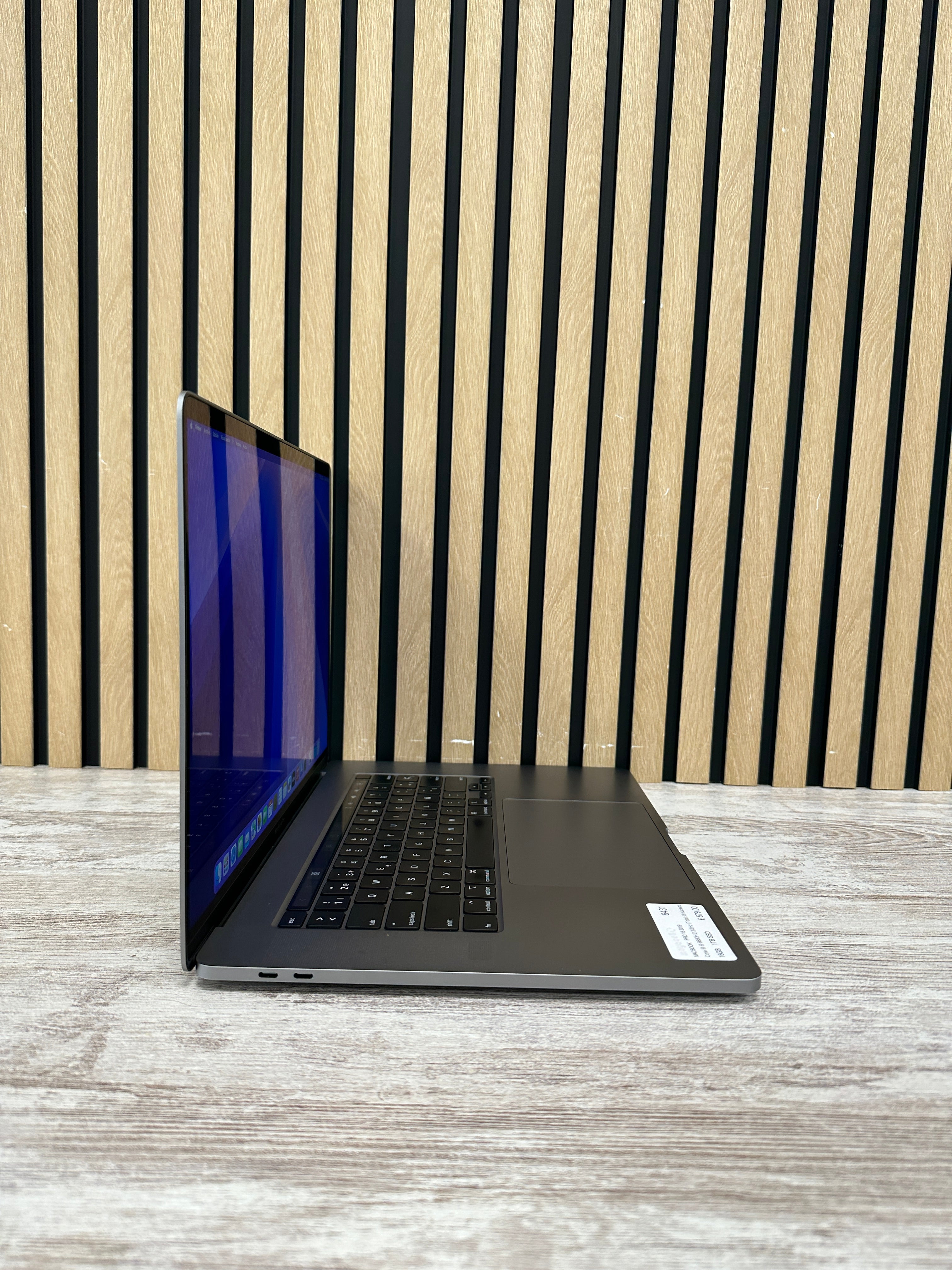 MacBook Pro 16" 2019 i9 16gb 1tb SSD