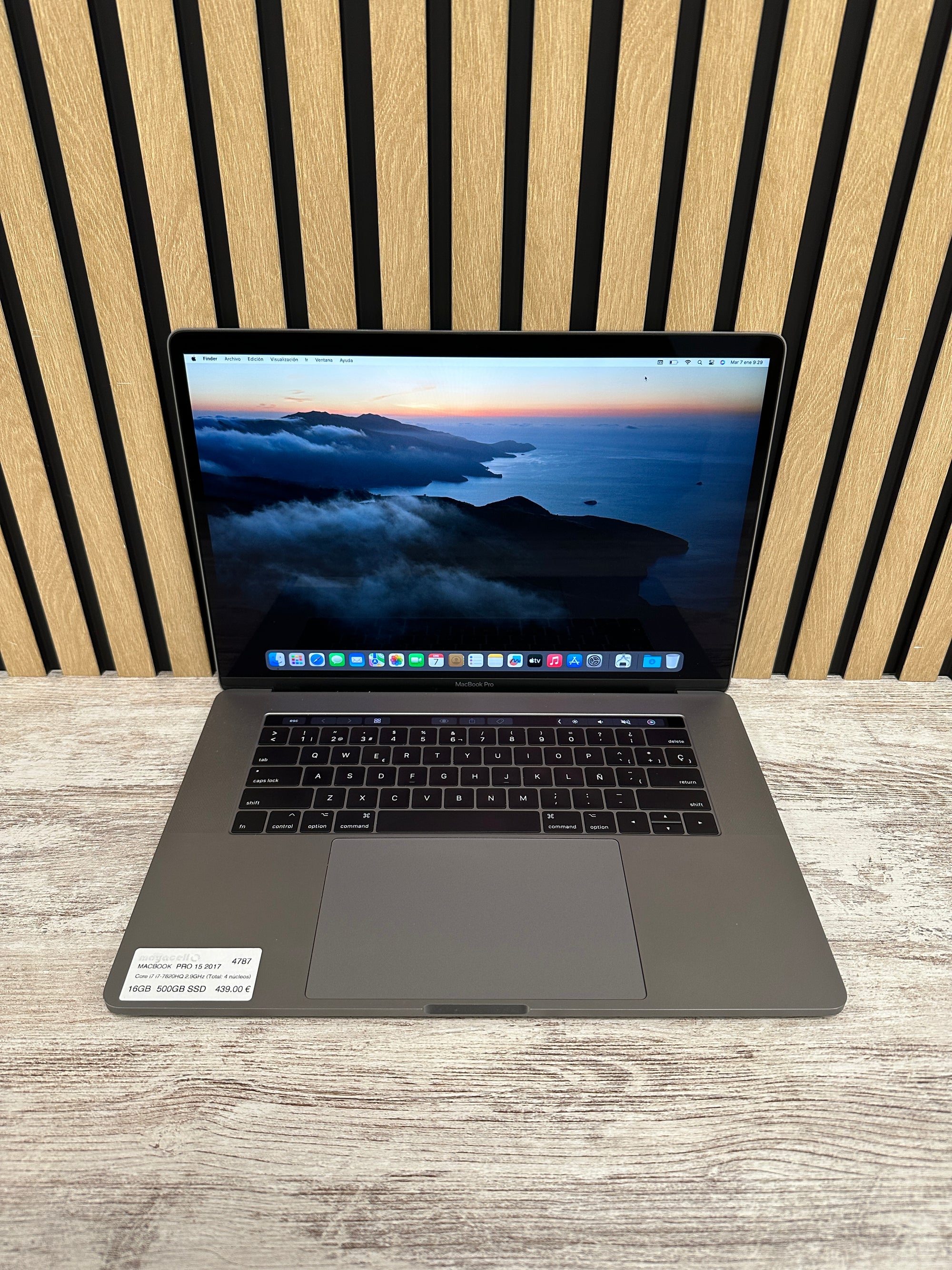 MacBook Pro 15" 2017 i7 16gb 500gb SSD