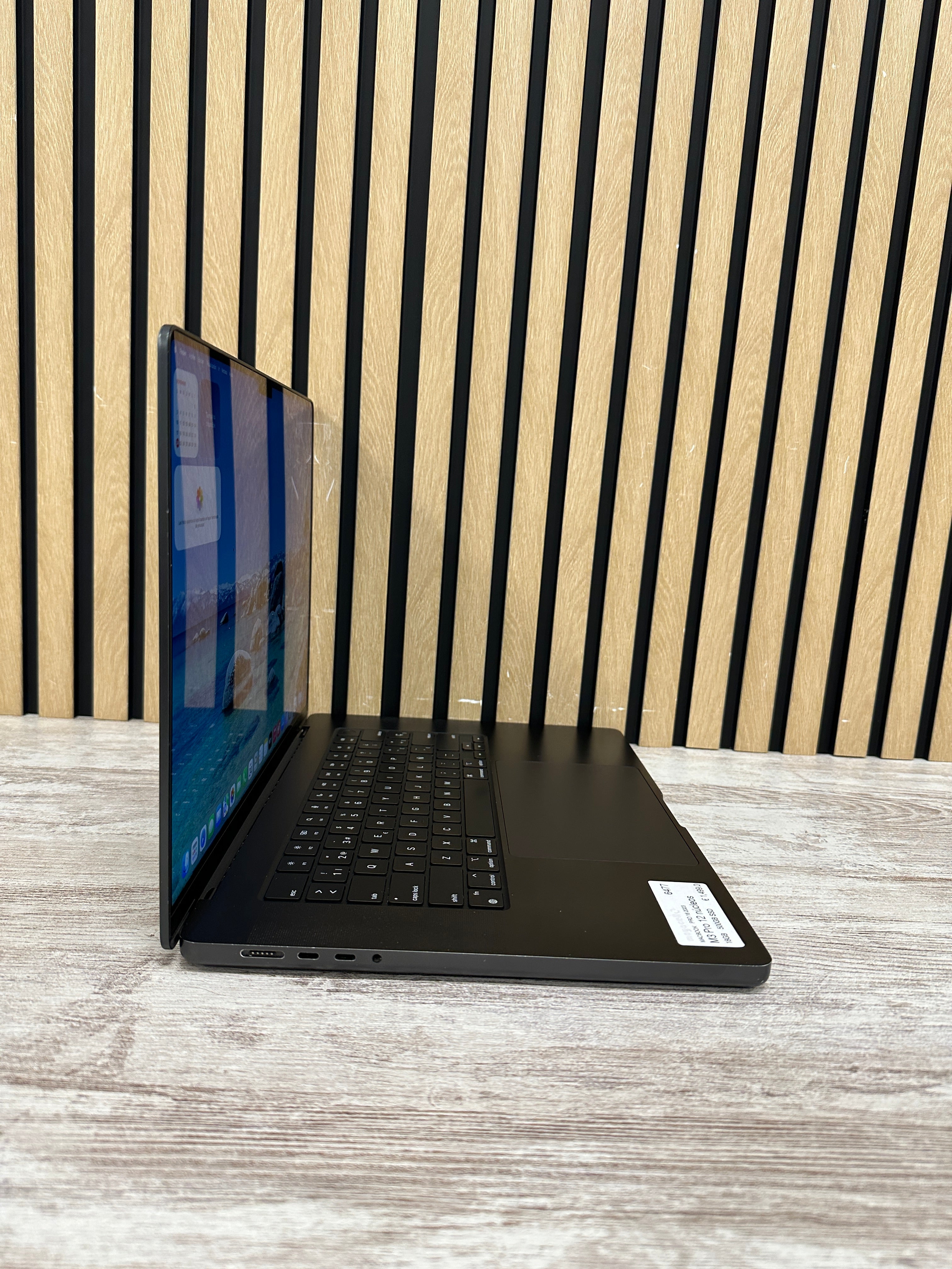 MacBook Pro 16" 2023 M3 PRO 18gb 500gb SSD