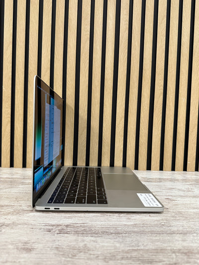 MacBook Pro 13" 2017 i5 8gb 256gb SSD