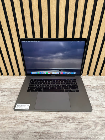 MacBook Pro 15" 2017 i7 16gb 1tb SSD