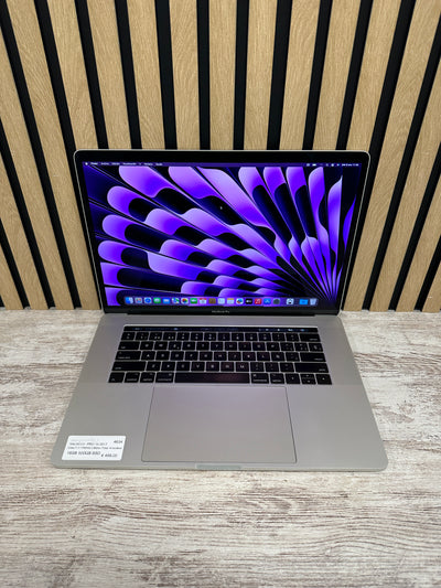 MacBook Pro 15" 2017 i7 16gb 500gb SSD