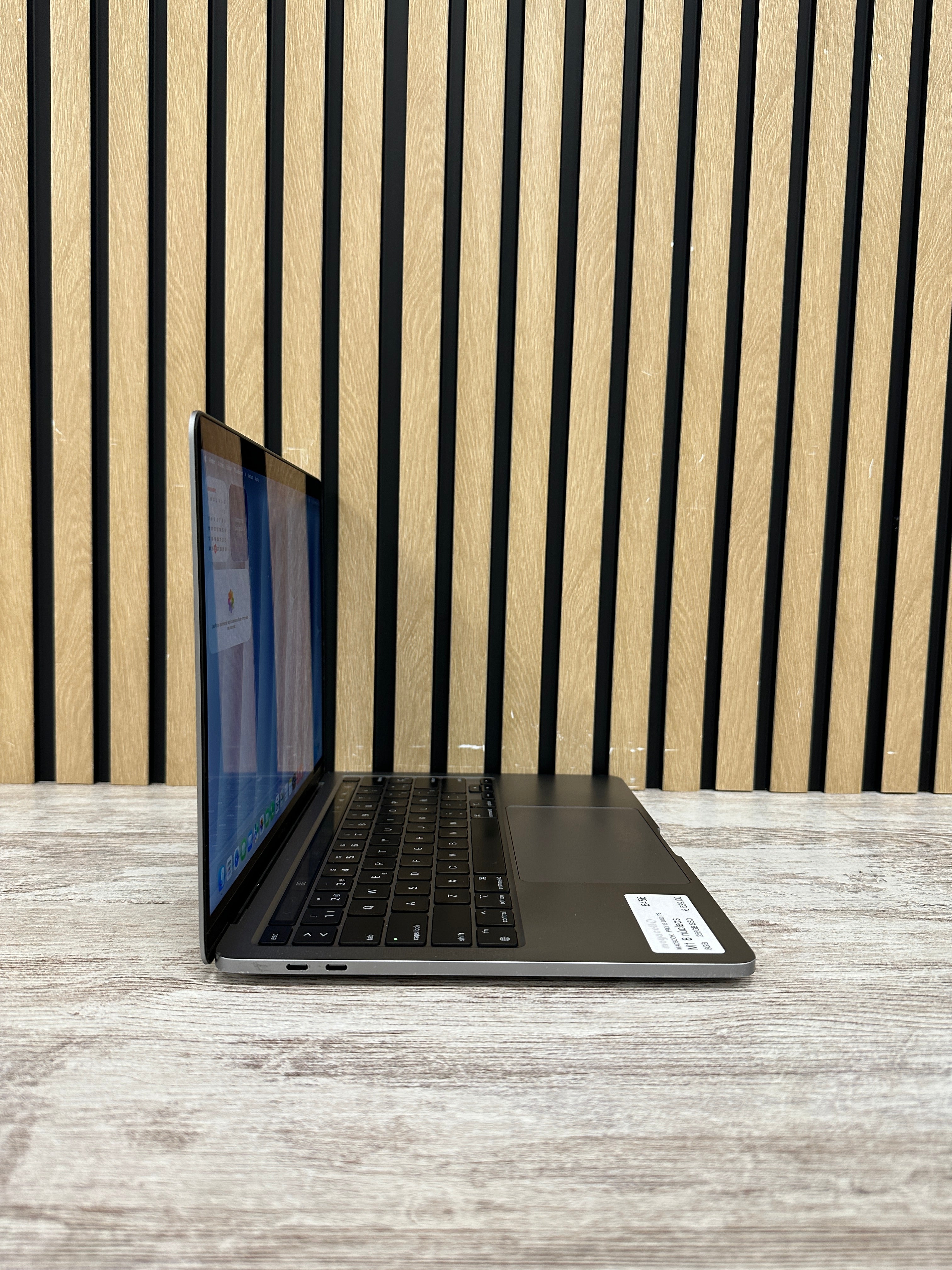 MacBook Pro 13" 2020 TB M1 8gb 256gb SSD