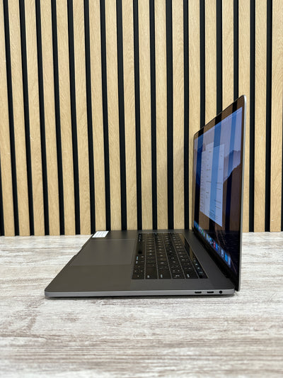 MacBook Pro 15" 2018 i9 32gb 500gb SSD