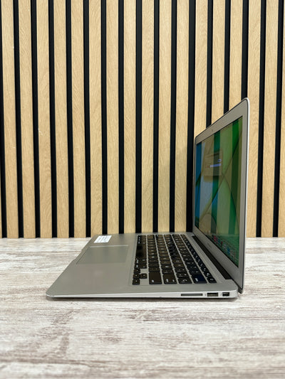 MacBook Air 13" 2015 i5 4gb 128gb SSD