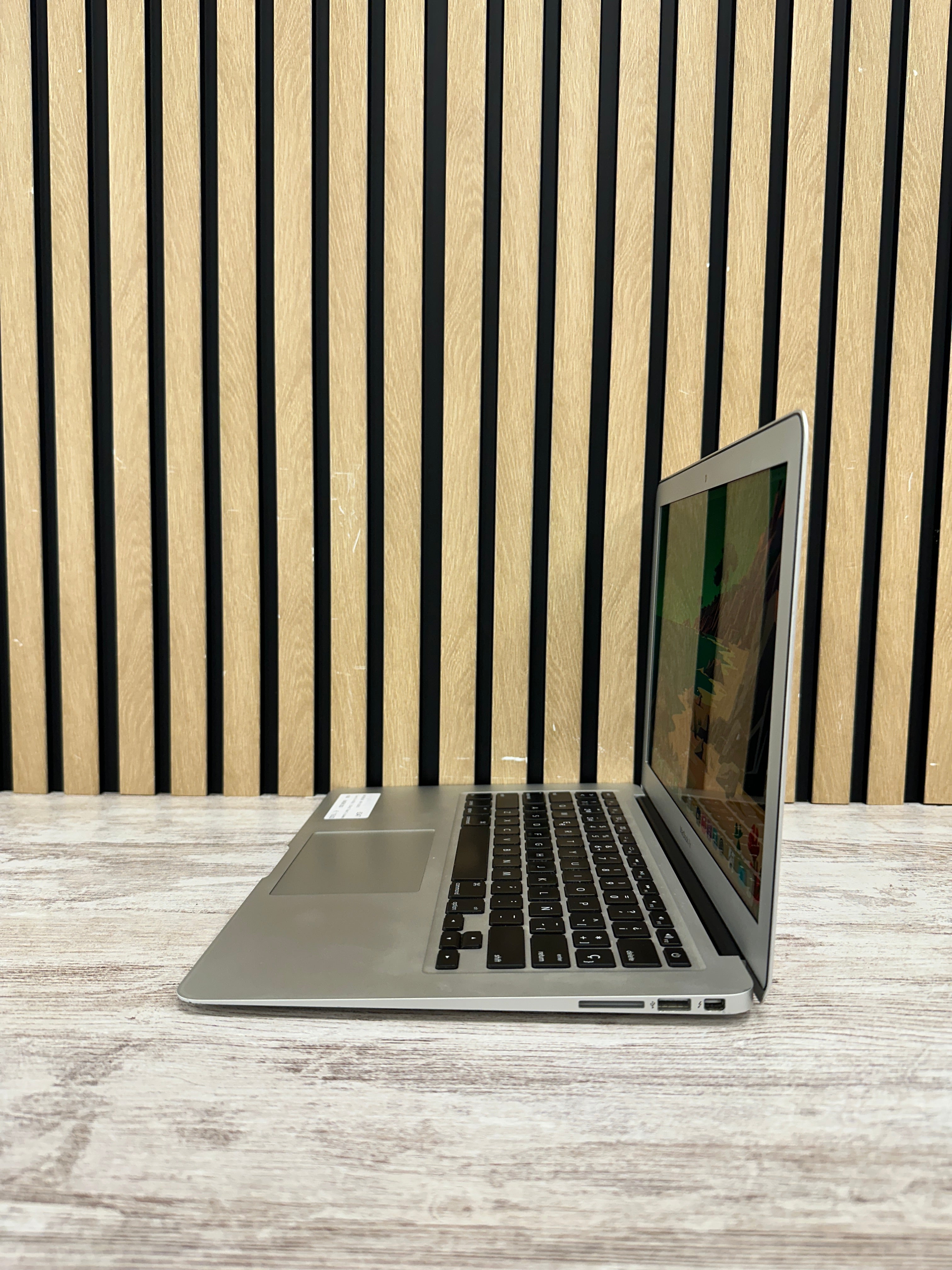 MacBook Air 13" 2013 i5 4gb 256gb SSD
