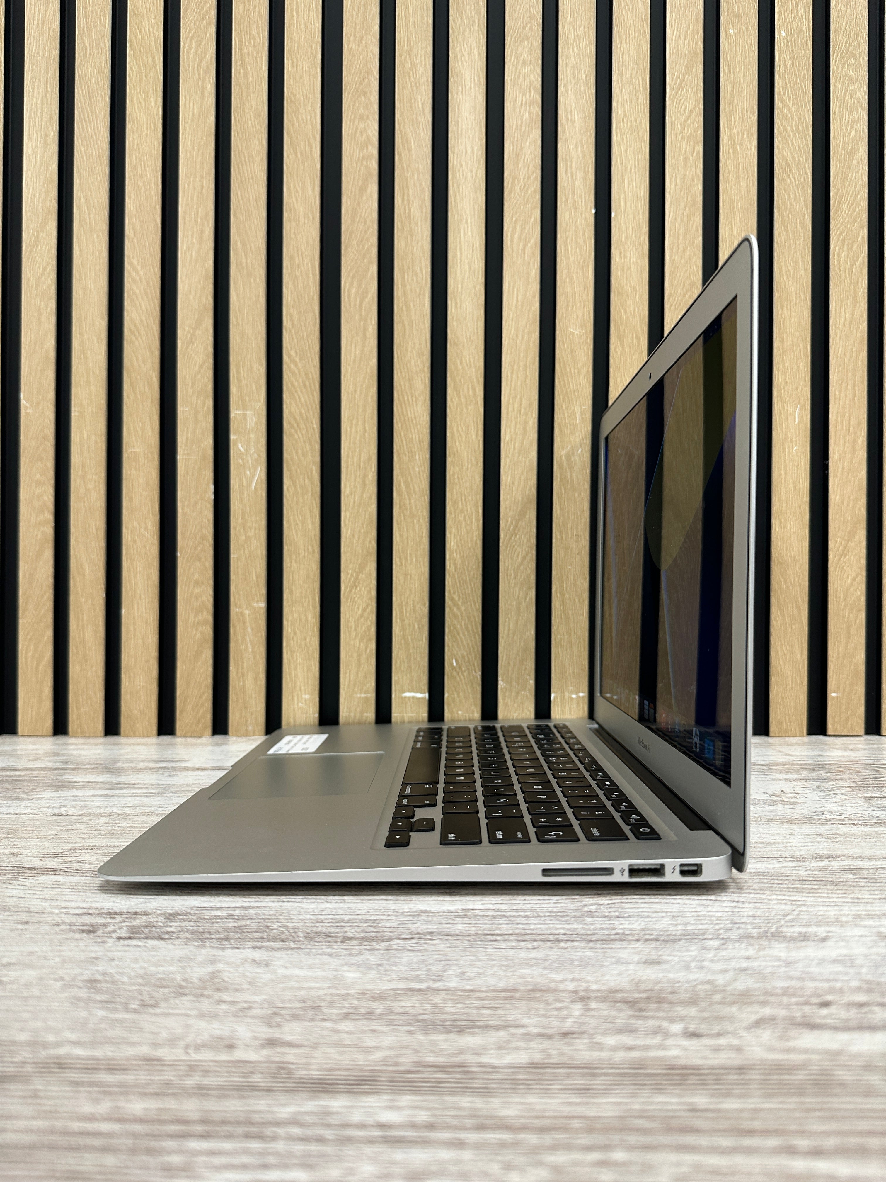 MacBook Air 13" 2017 i5 8gb 128gb SSD