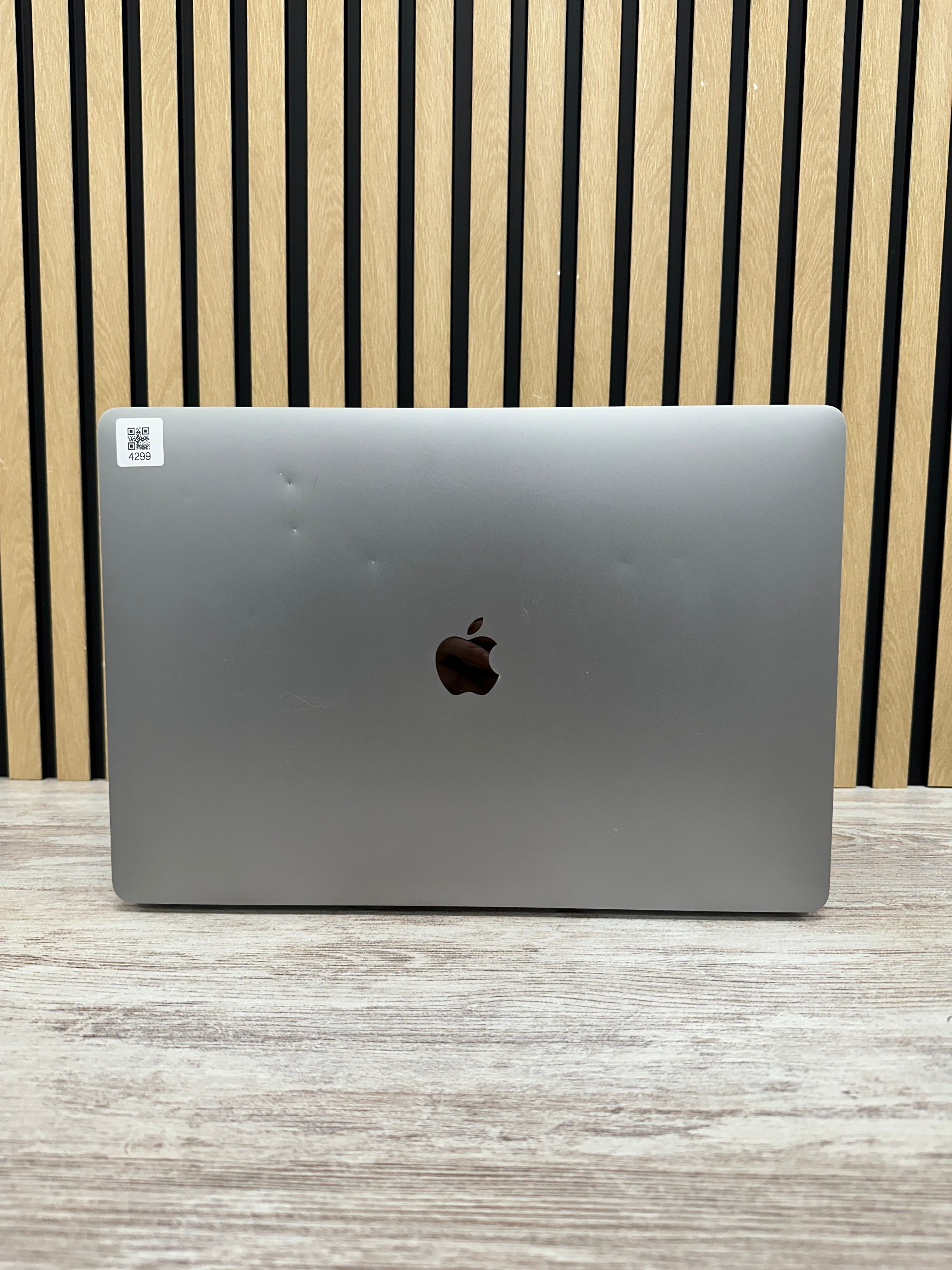 MacBook Pro 16" 2019 i9 16gb 1tb SSD