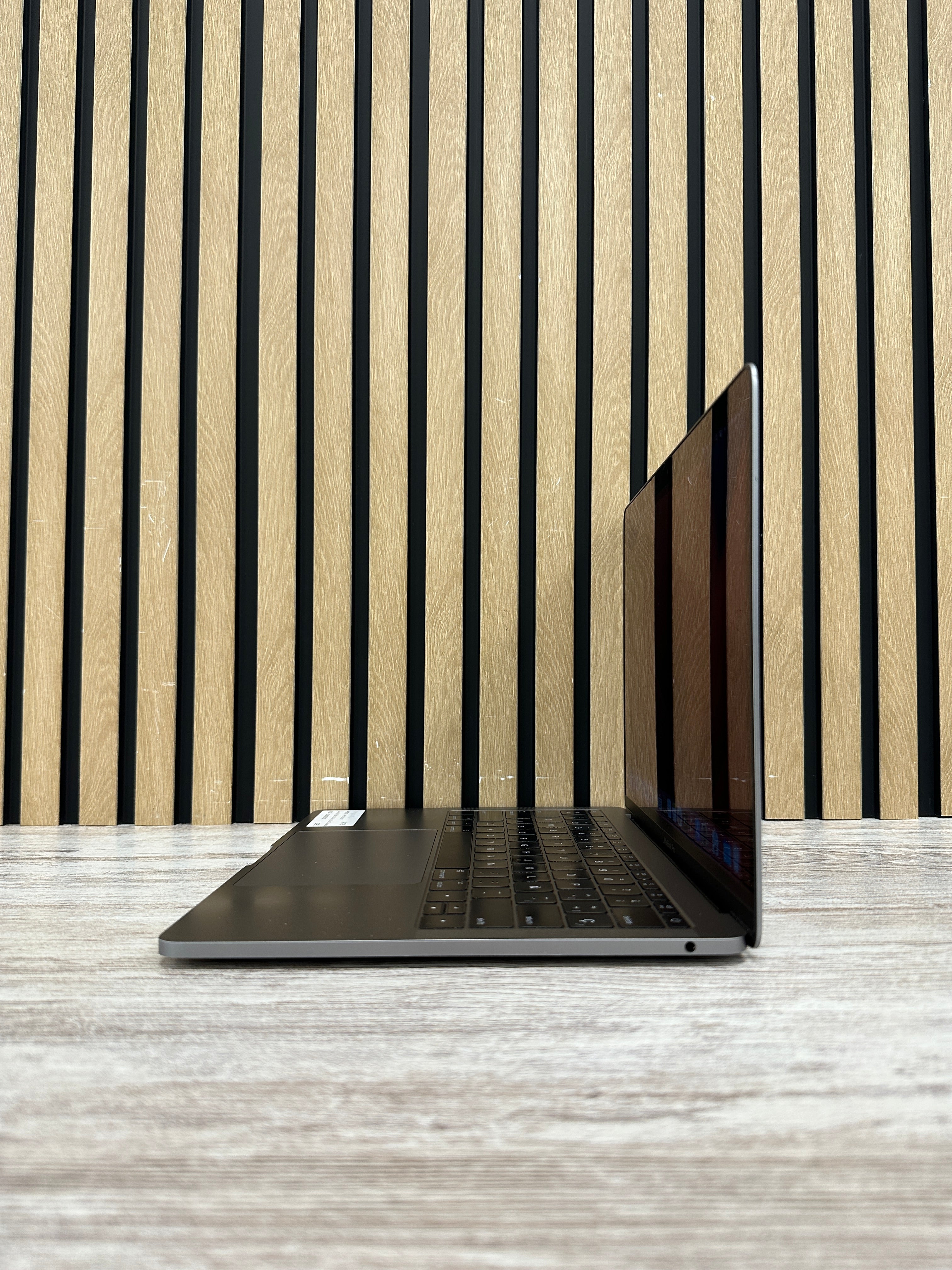 MacBook Pro 13" 2017 i5 16gb 256gb SSD