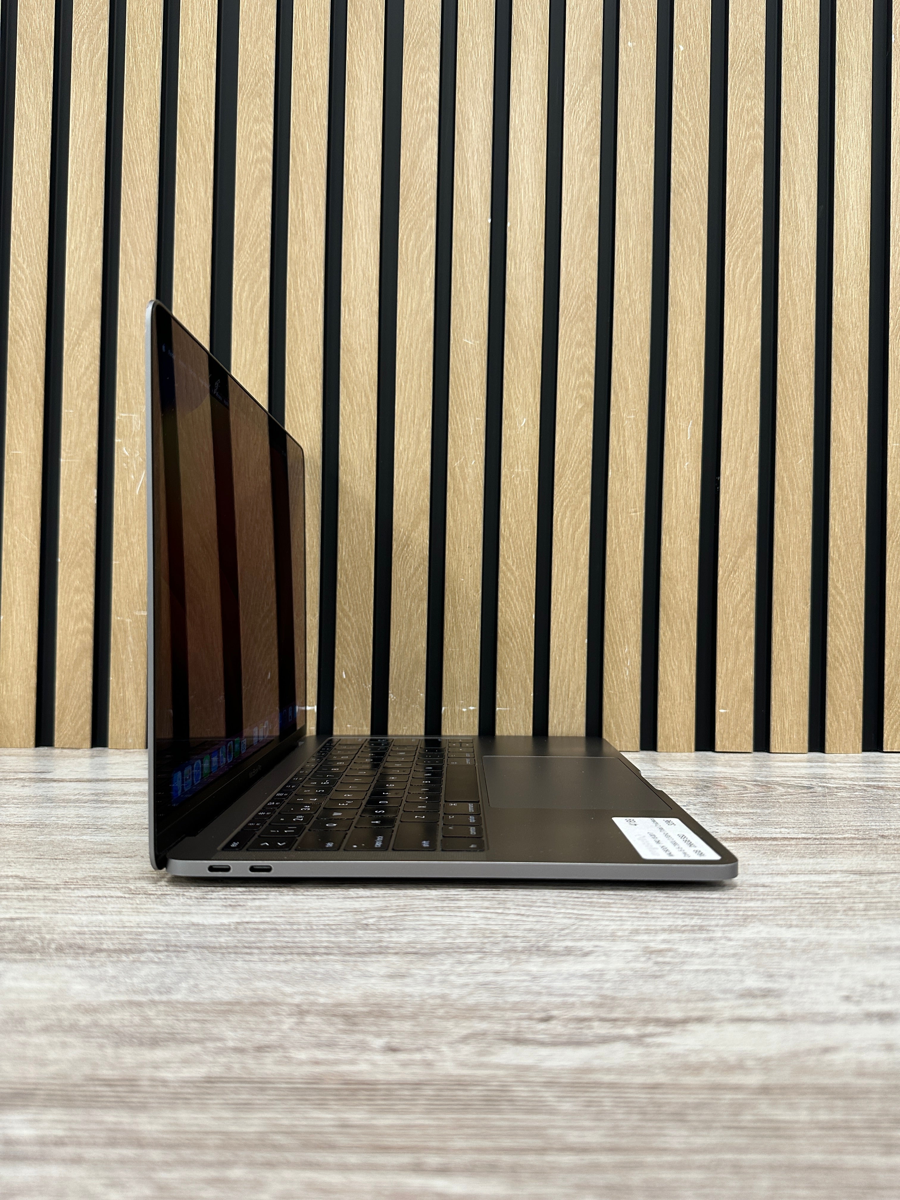 MacBook Pro 13" 2017 i5 16gb 256gb SSD