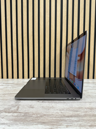 MacBook Pro 15" 2019 i9 32gb 512gb SSD