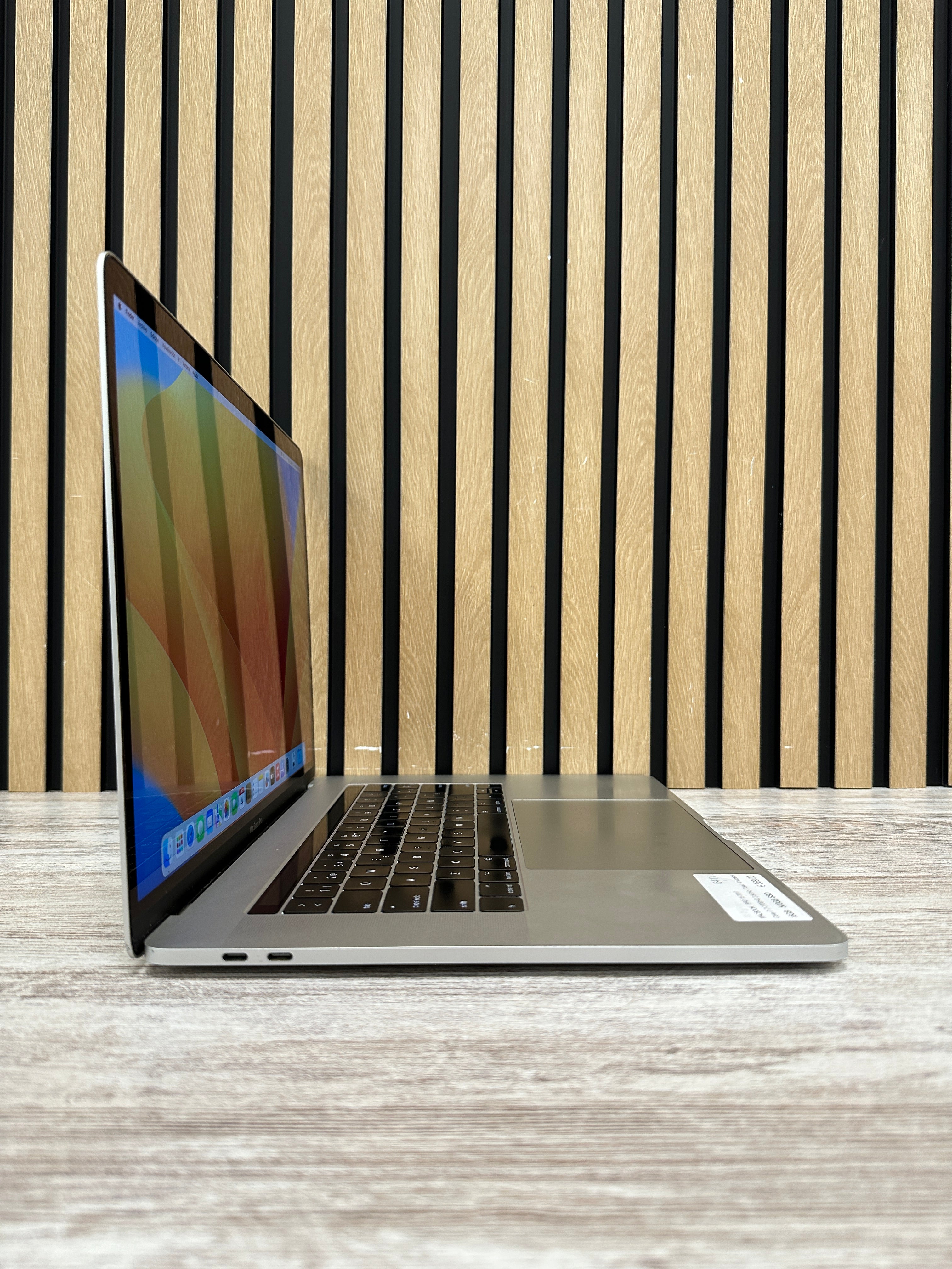 MacBook Pro 15" 2017 i7 16gb 500gb SSD