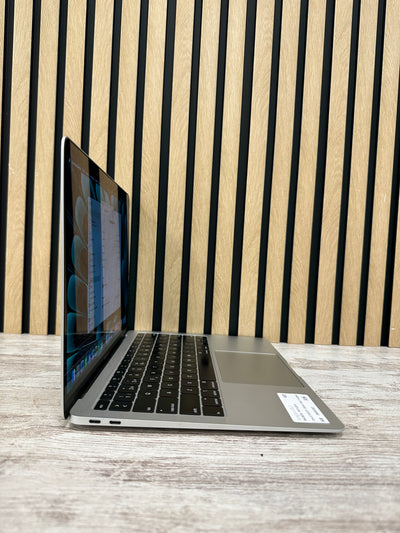 MacBook Air 13" 2018 i5 8gb 256gb SSD