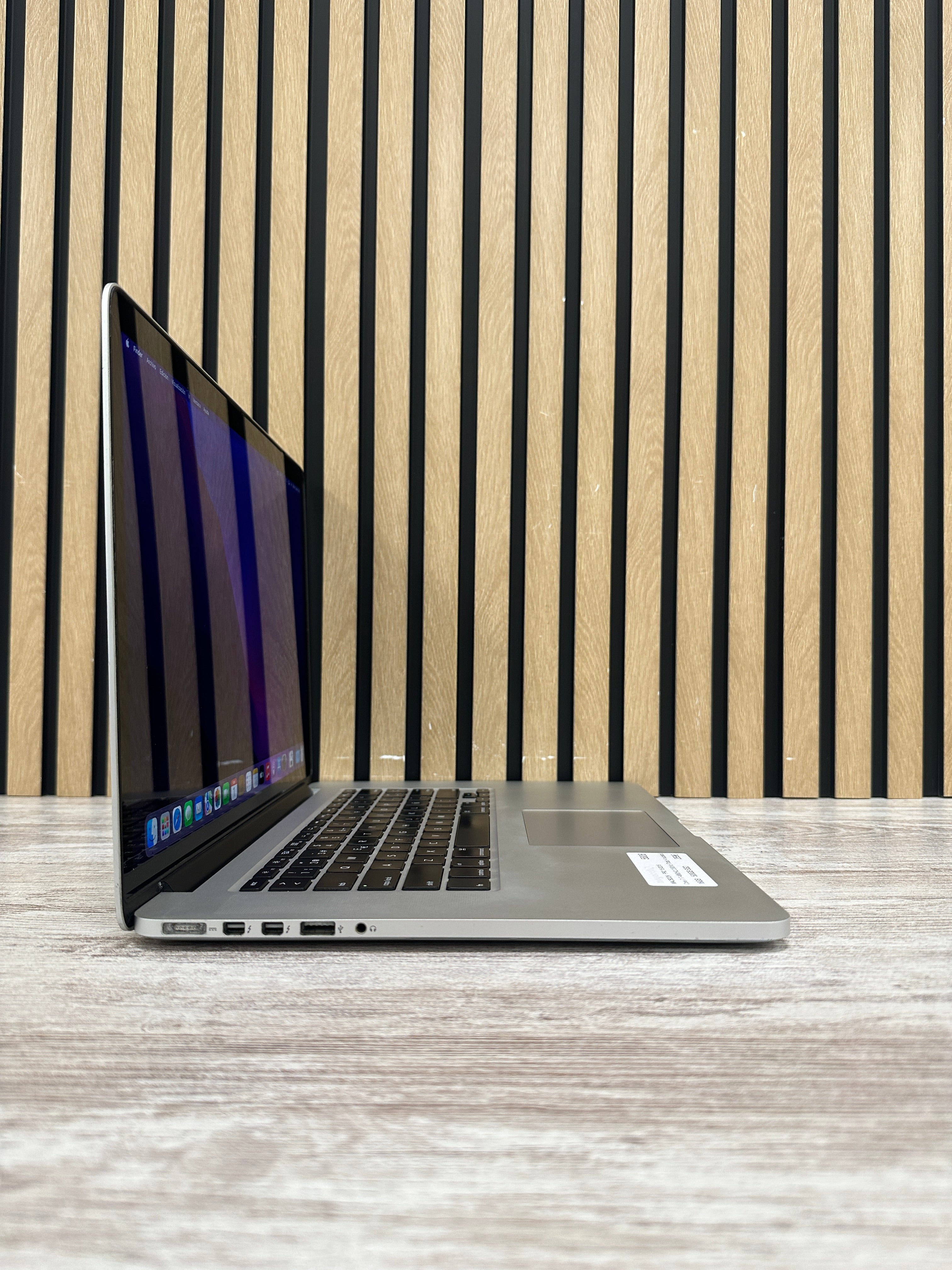 MacBook Pro 15" 2015 i7 16gb 500gb SSD