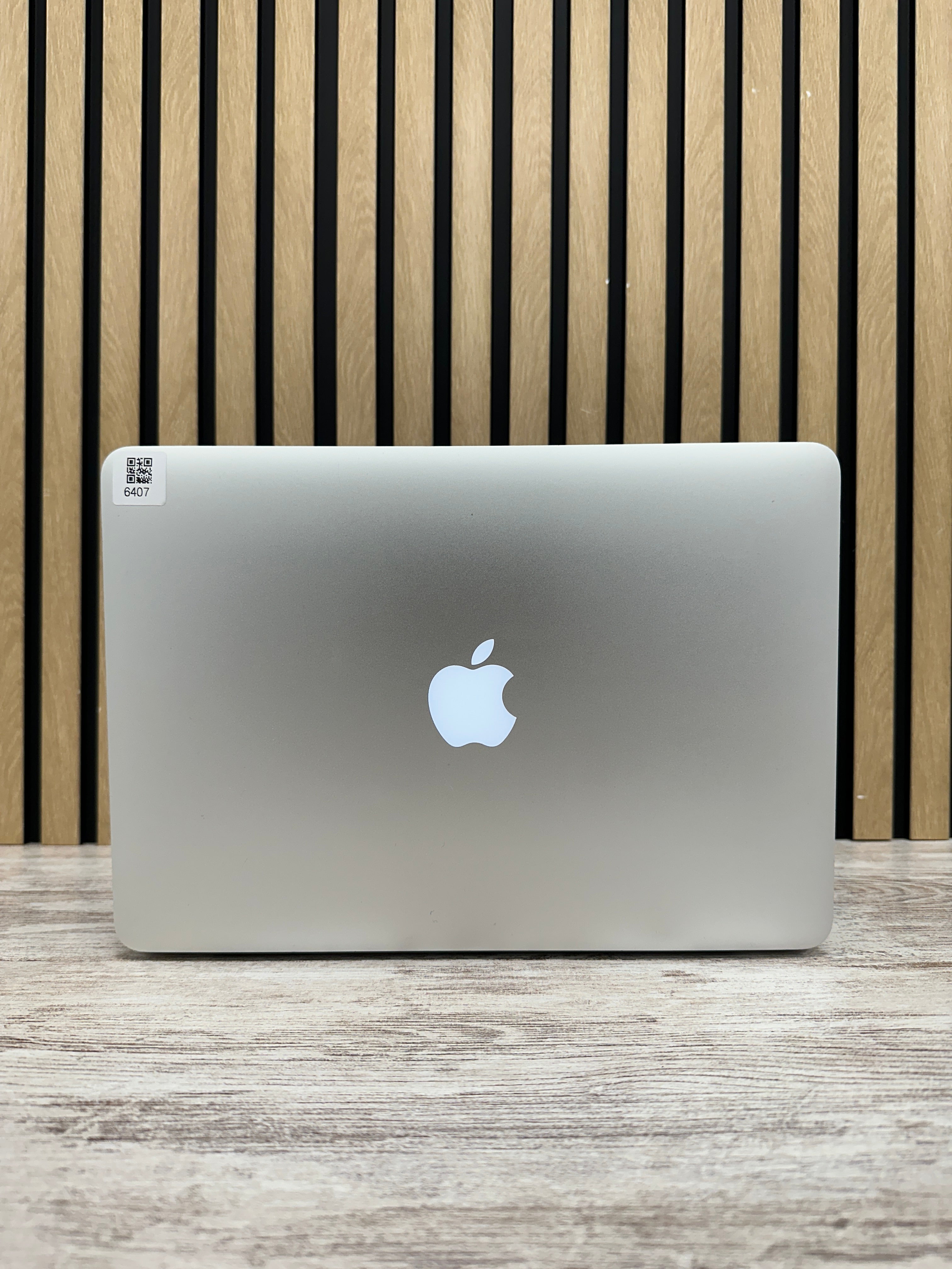 MacBook Pro 13" 2015 i5 16gb 256gb SSD
