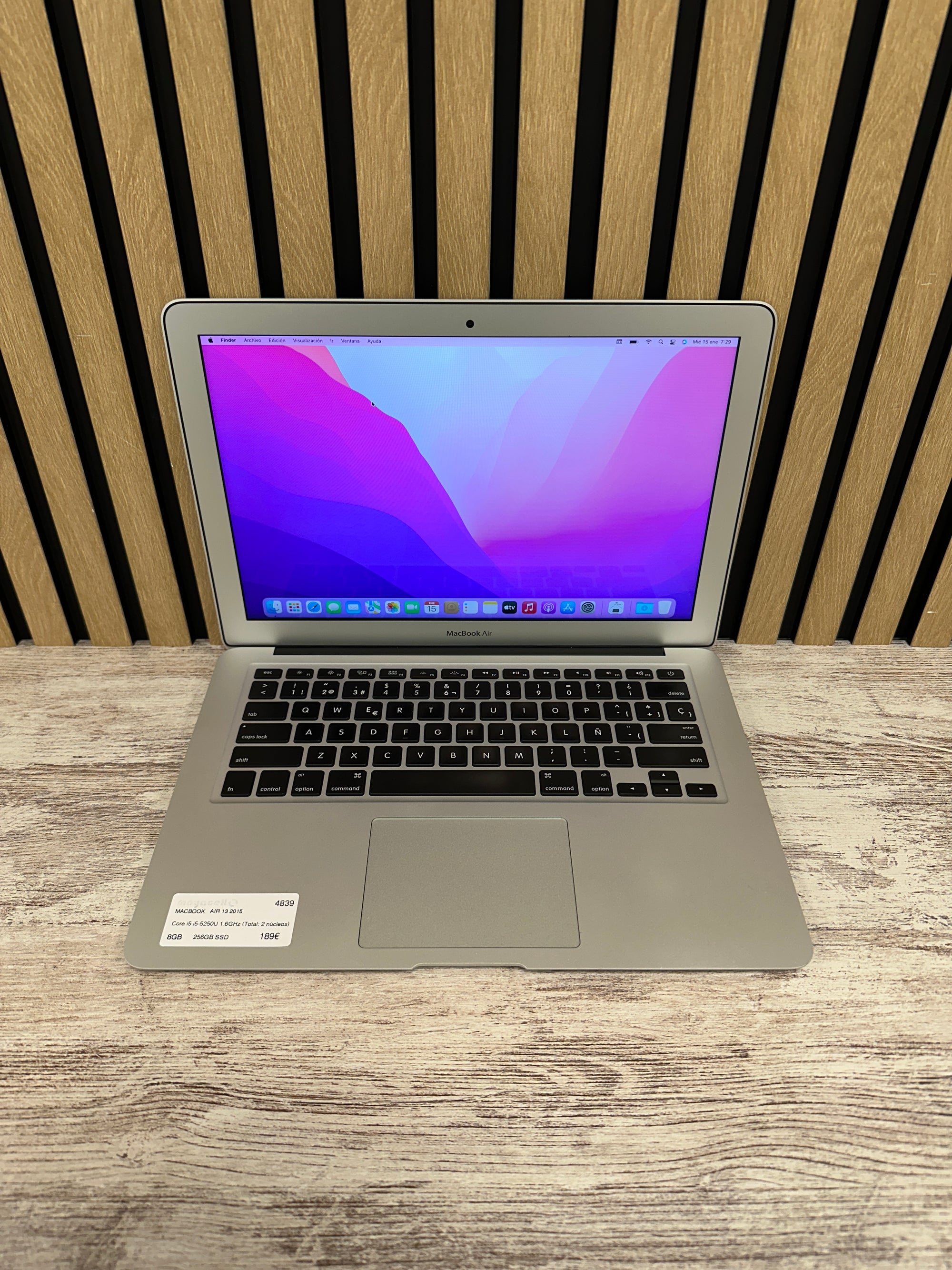 MacBook Air 13" 2015 i5 8gb 256gb SSD