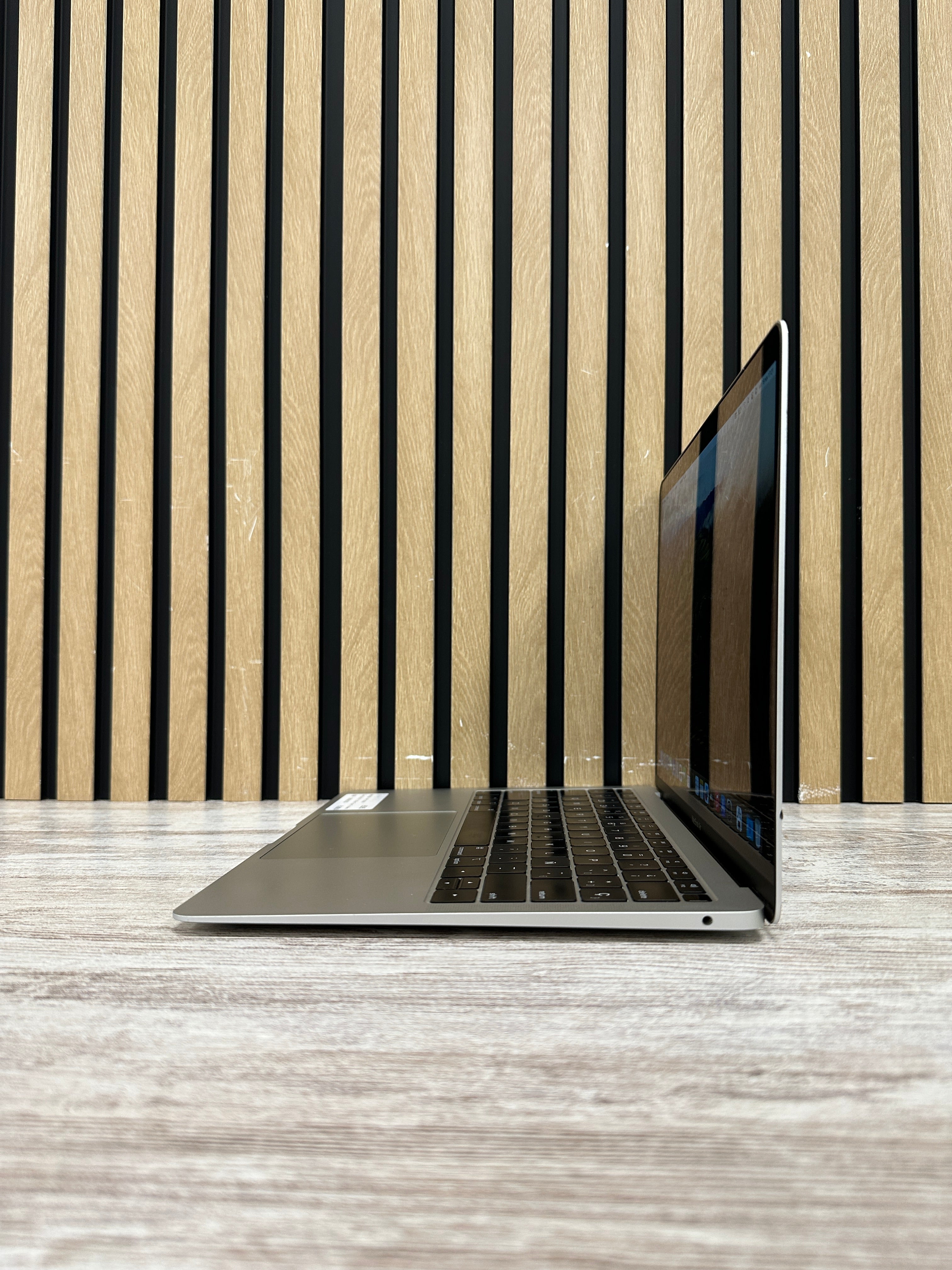 MacBook Air 13" 2018 i5 8gb 128gb SSD