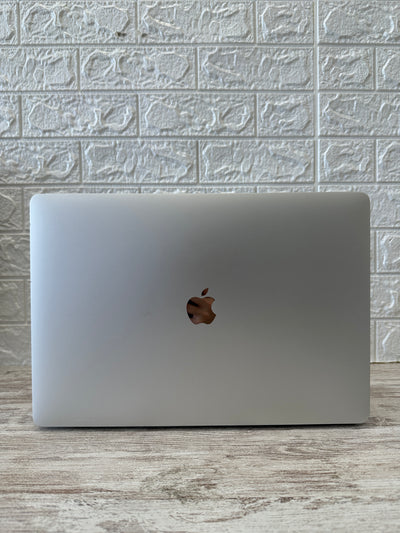 MacBook Pro 16" 2019 i7 16gb 500gb SSD