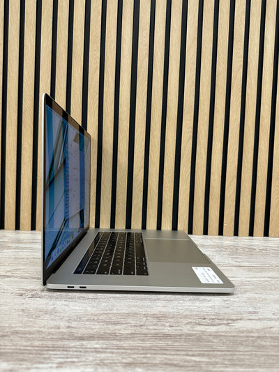 MacBook Pro 15" 2018 i9 16gb 1tb SSD