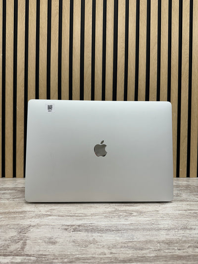 MacBook Pro 15" 2018 i7 16gb 500gb SSD