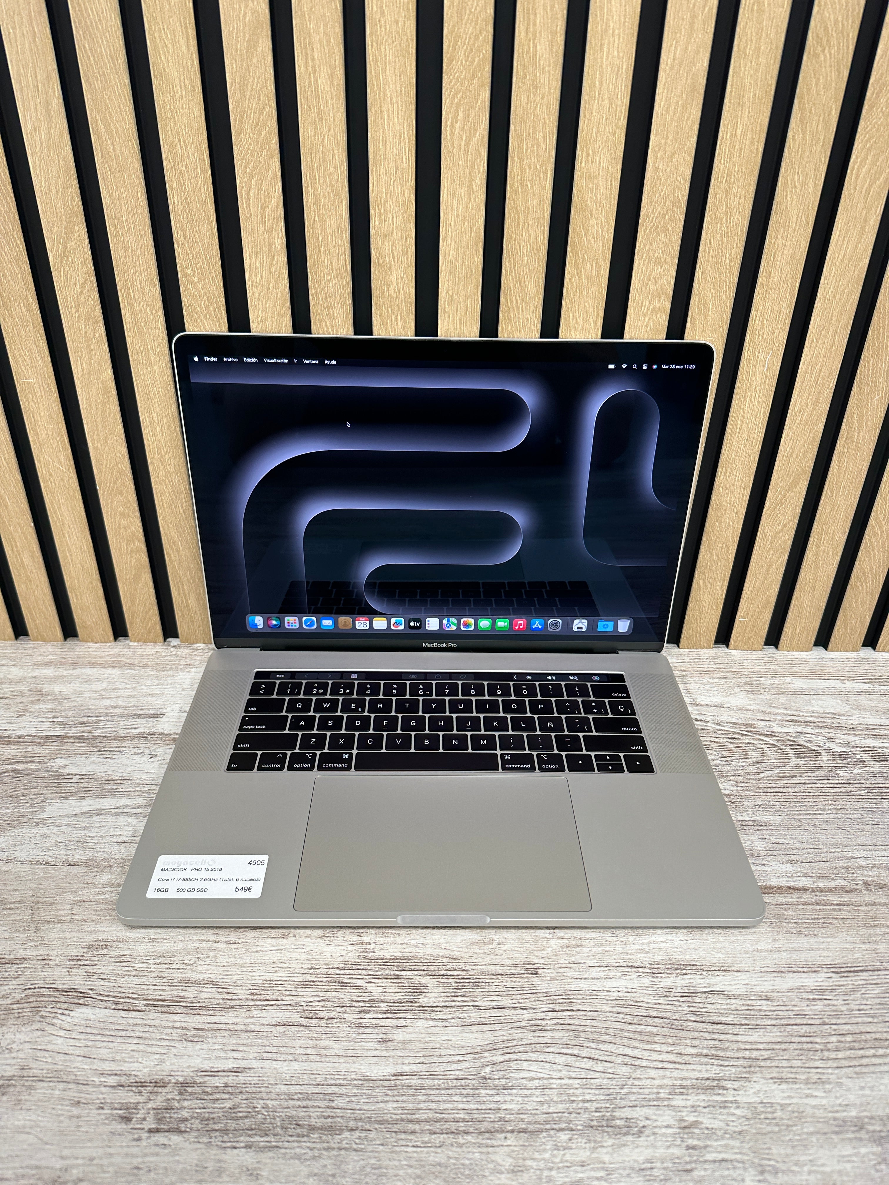 MacBook Pro 15" 2018 i7 16gb 500gb SSD