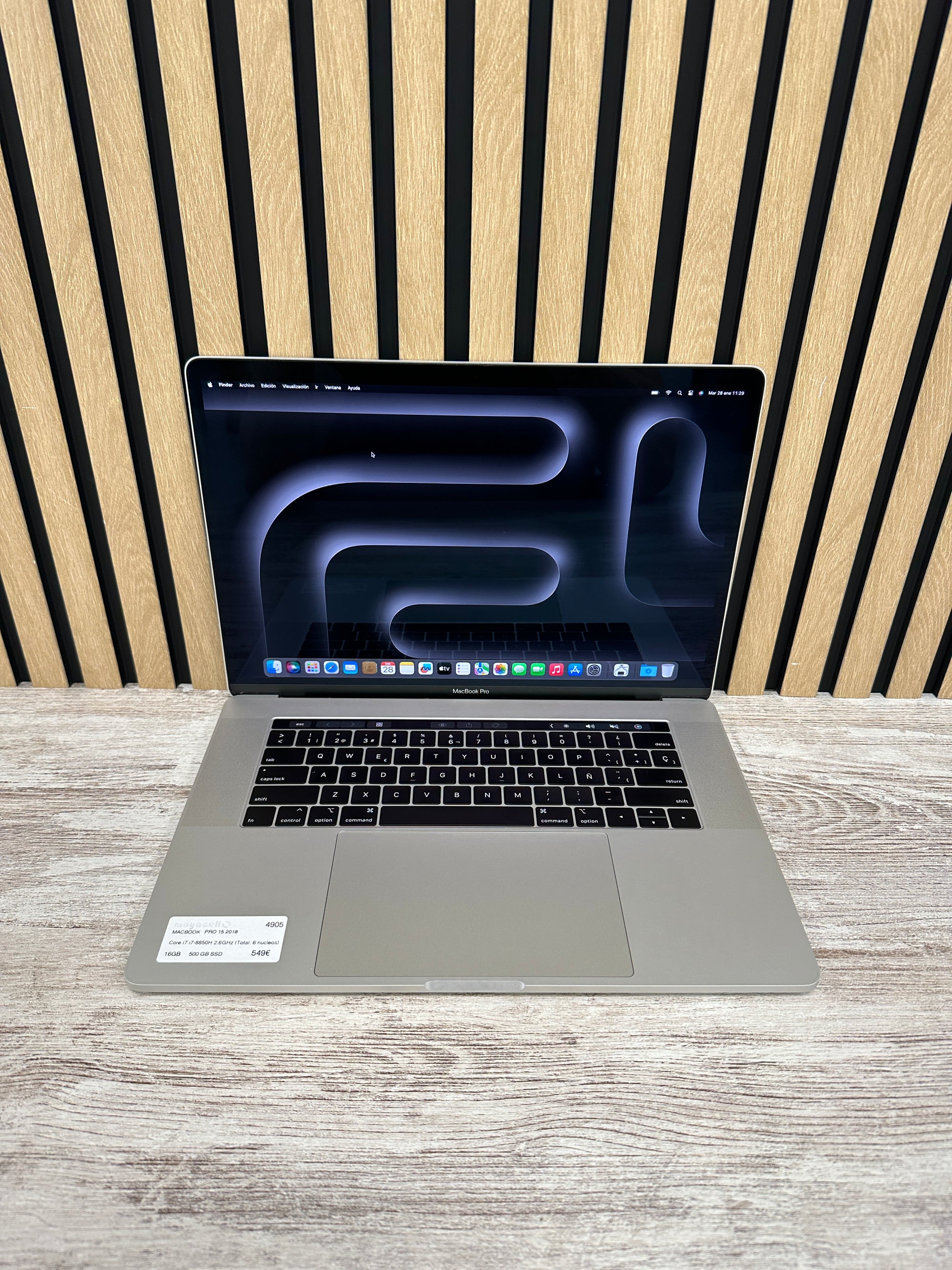 MacBook Pro 15" 2018 i7 16gb 500gb SSD