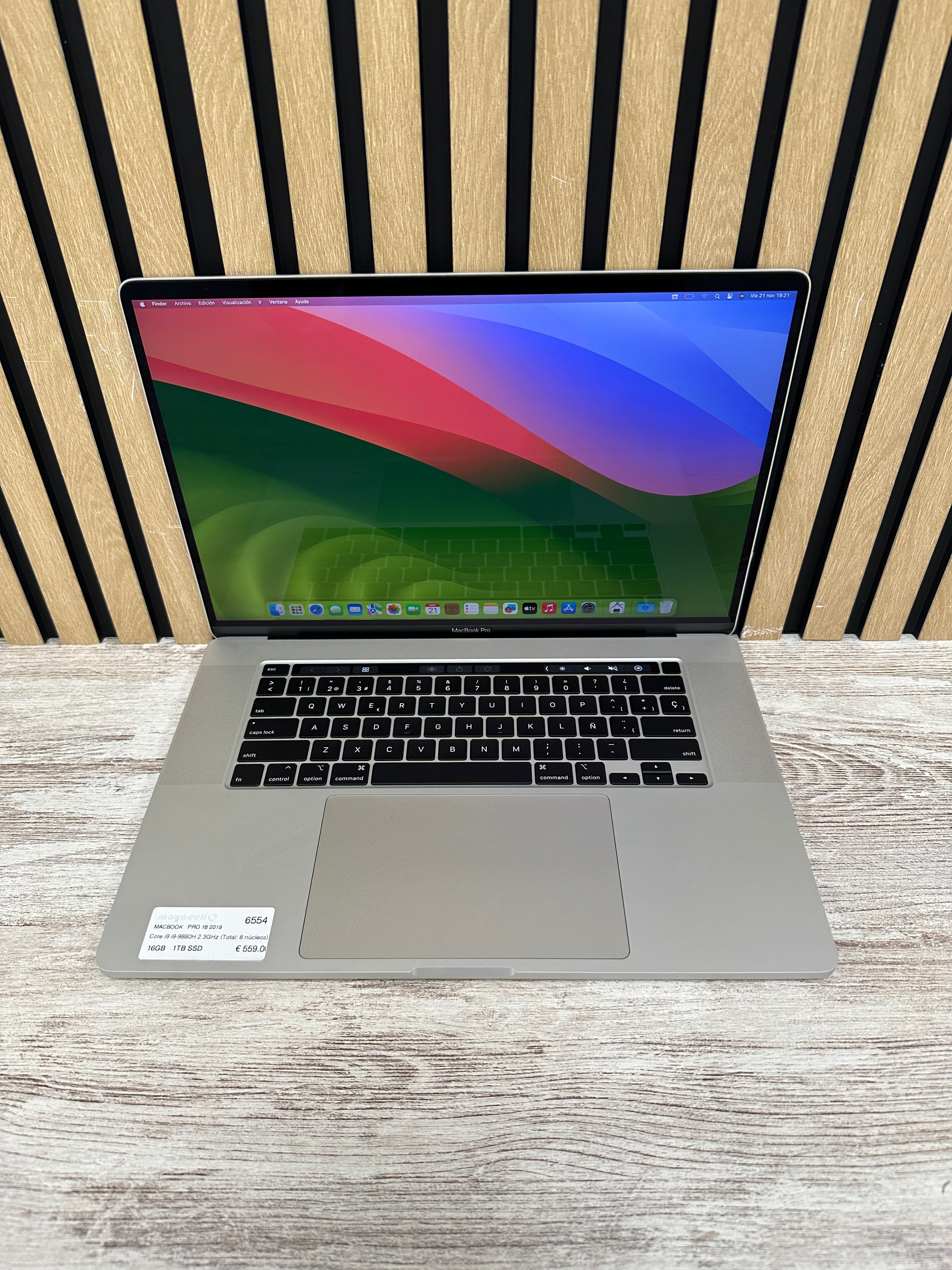 MacBook Pro 16" 2019 i9 16gb 1tb SSD