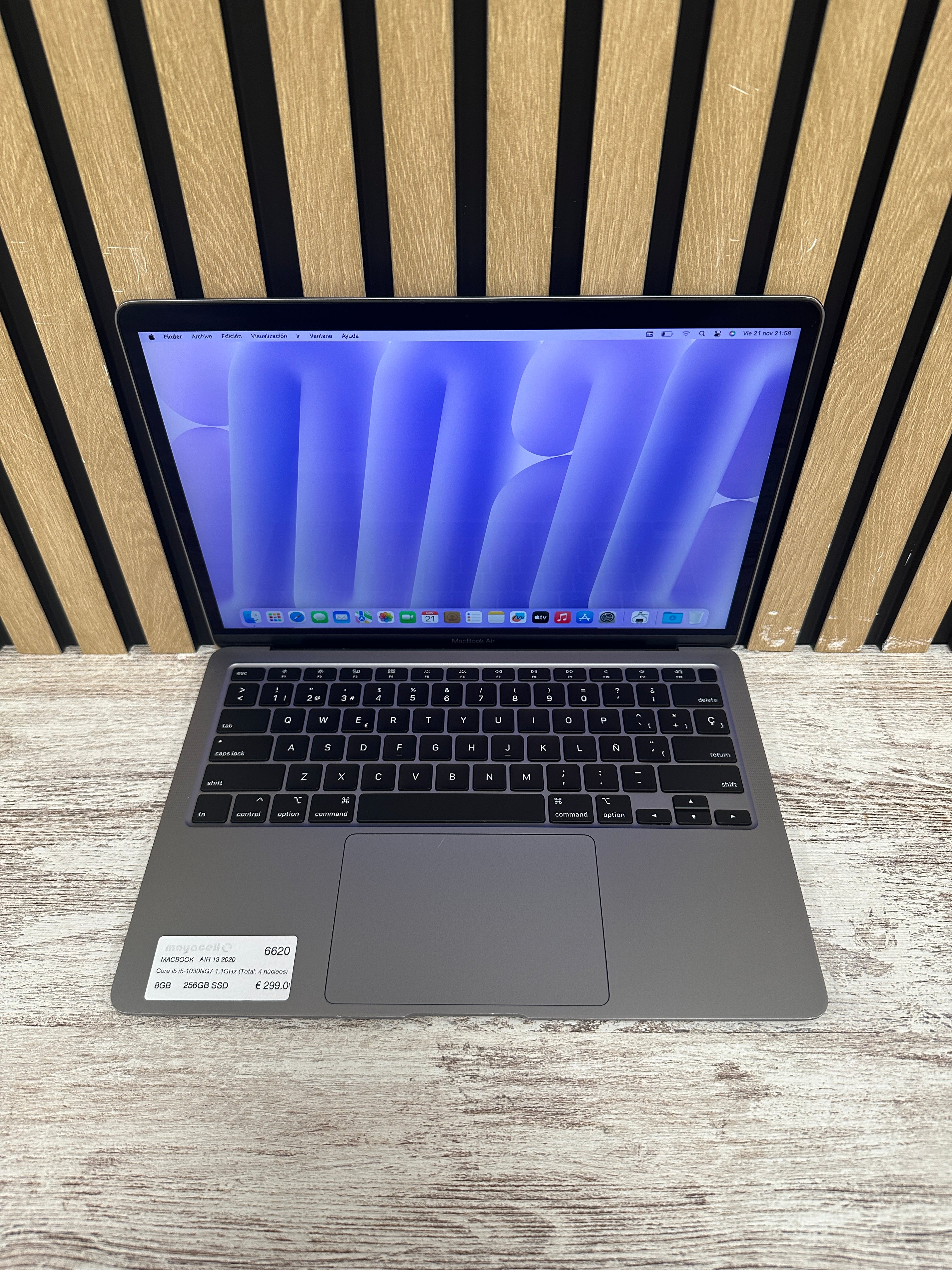 MacBook Air 13" 2020 i5 8gb 256gb SSD