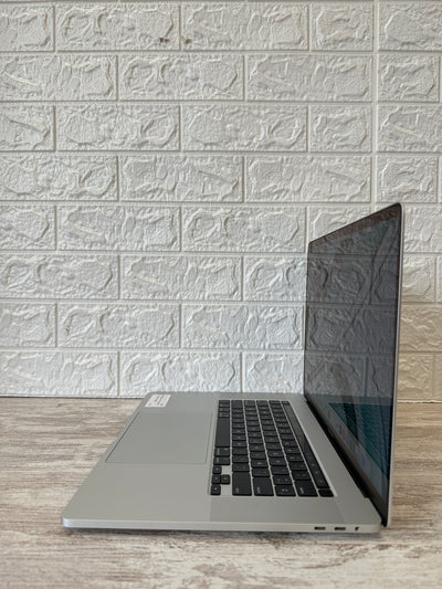 MacBook Pro 16" 2019 i9 16gb 1tb SSD