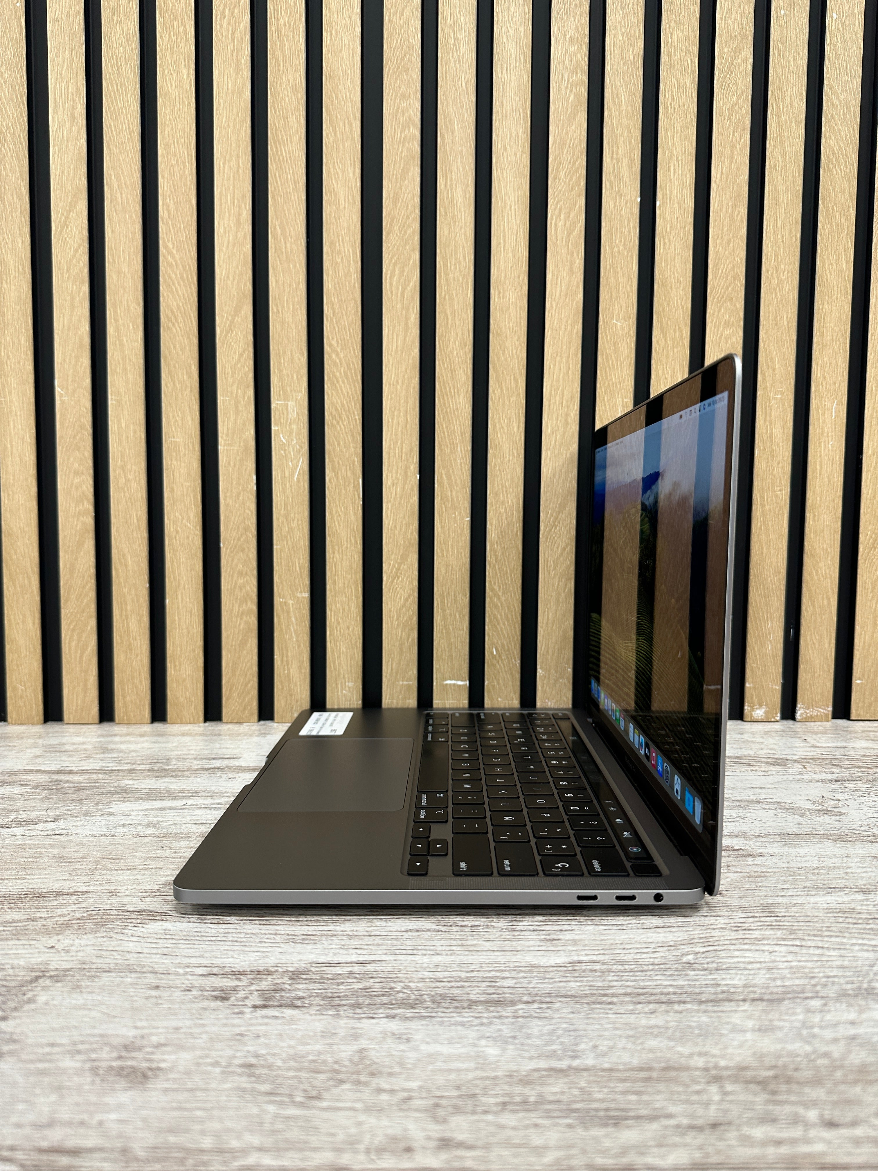 MacBook Pro 13" 2020 TB i5 16gb 500gb SSD