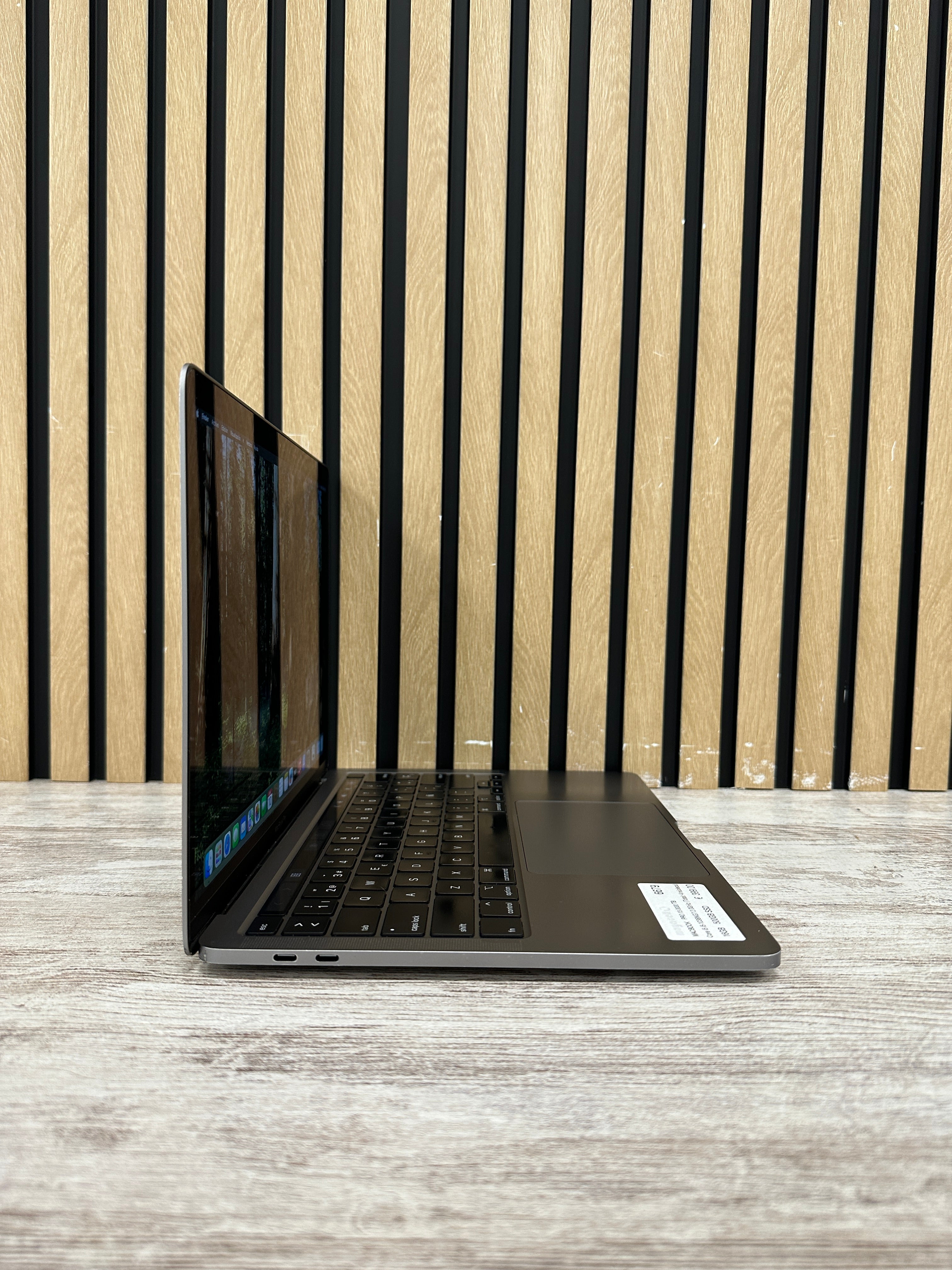 MacBook Pro 13" 2020 TB i5 16gb 500gb SSD