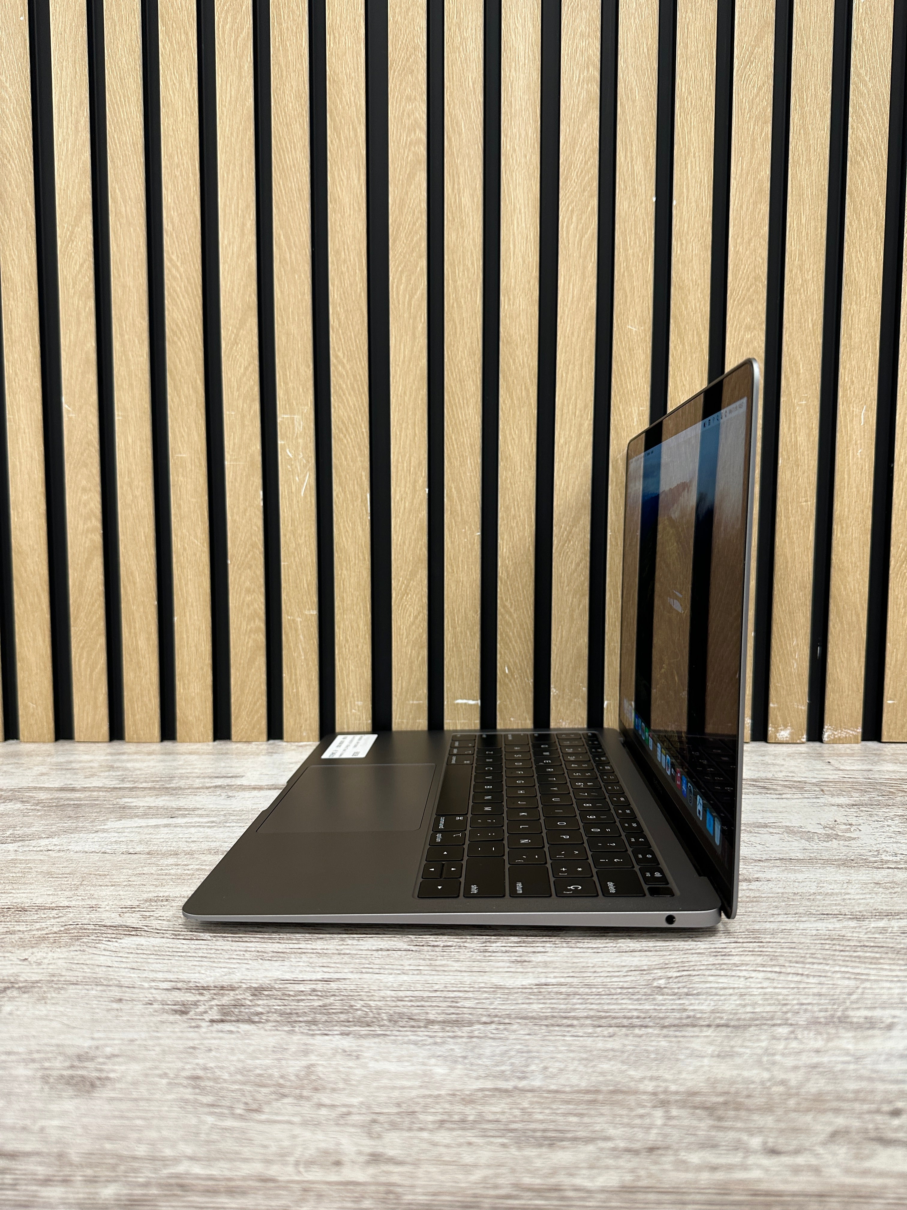 MacBook Air 13" 2019 i5 16gb 500gb SSD