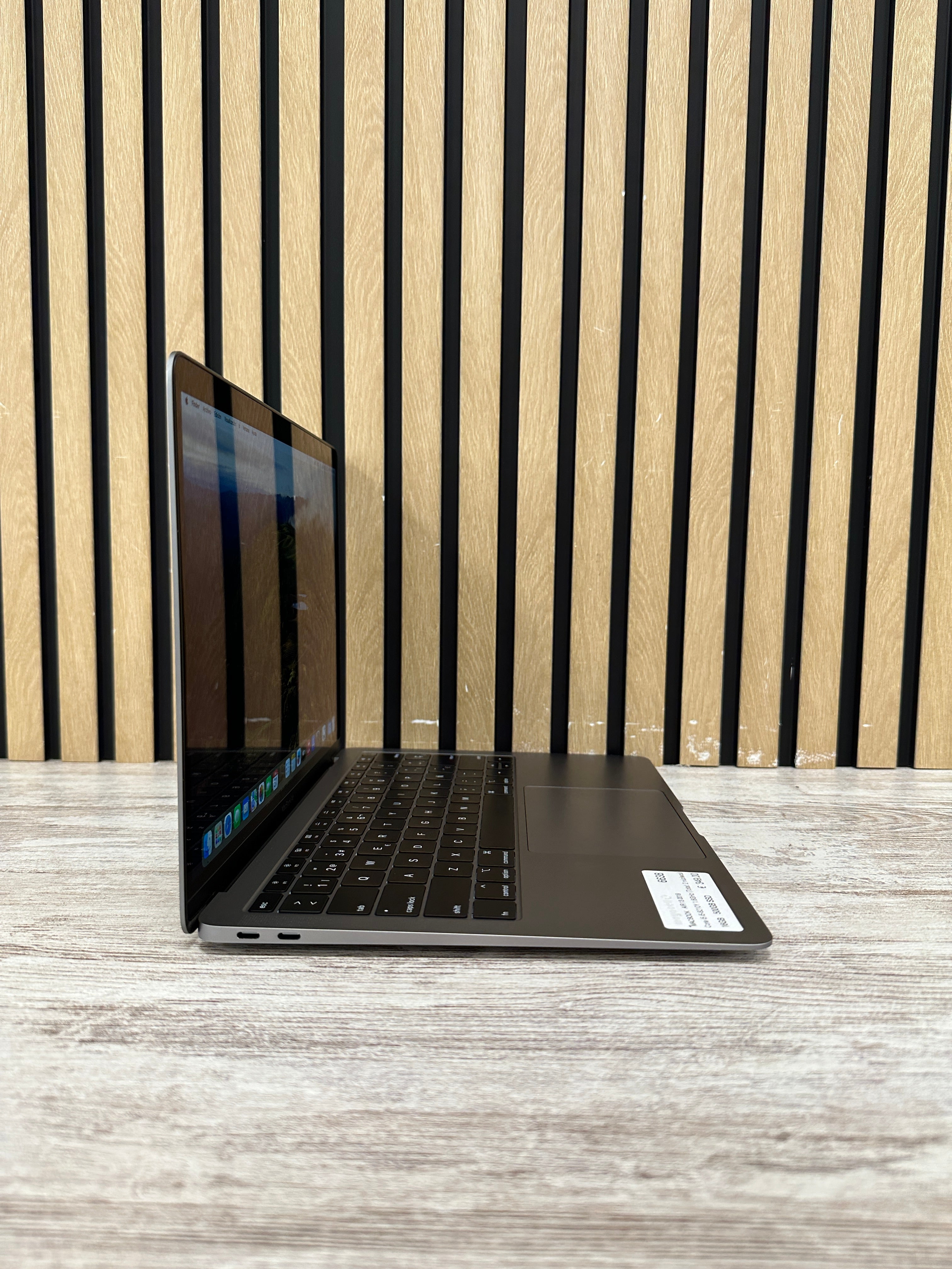 MacBook Air 13" 2019 i5 16gb 500gb SSD