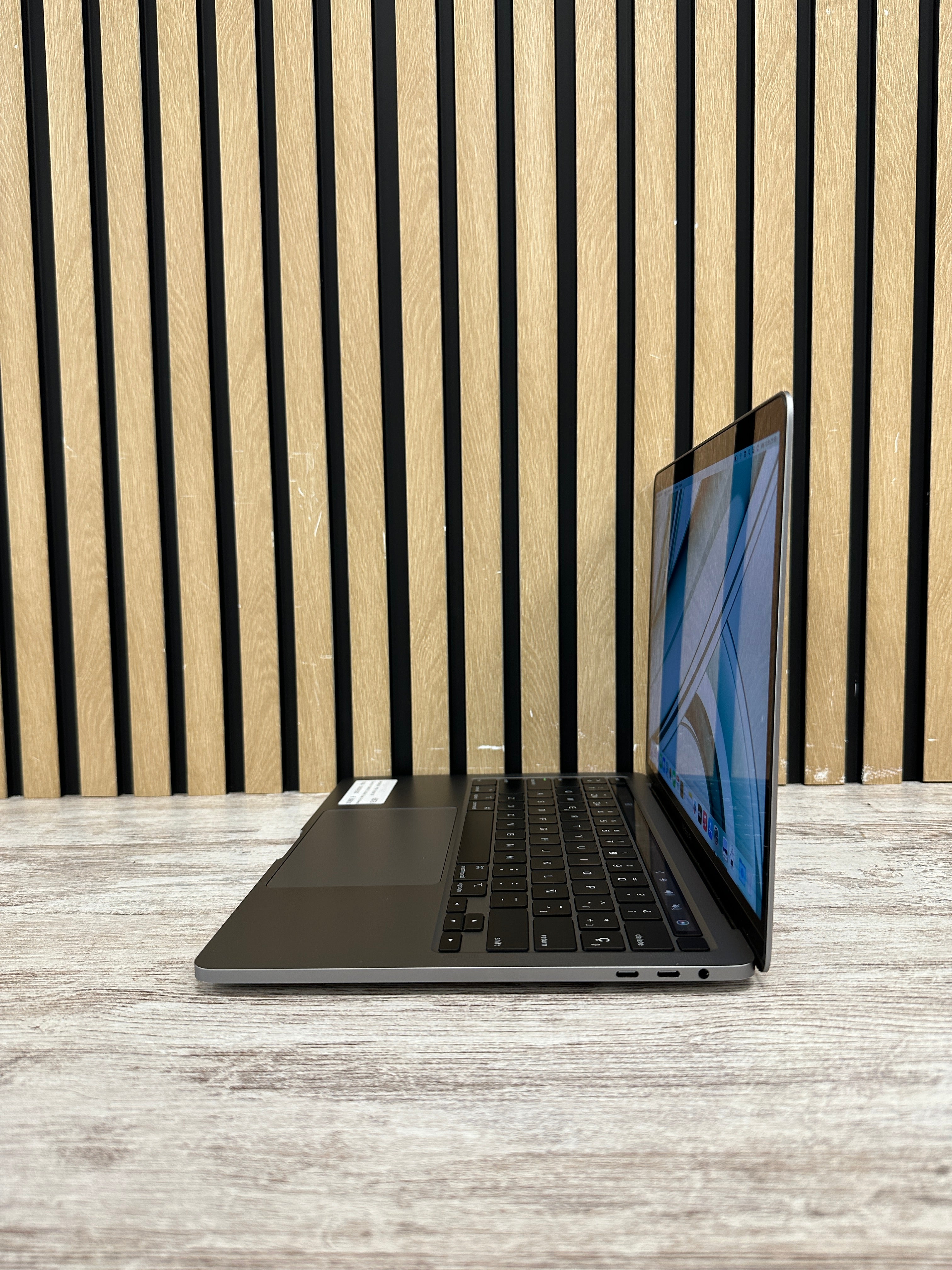 MacBook Pro 13" 2020 TB i5 16gb 500gb SSD