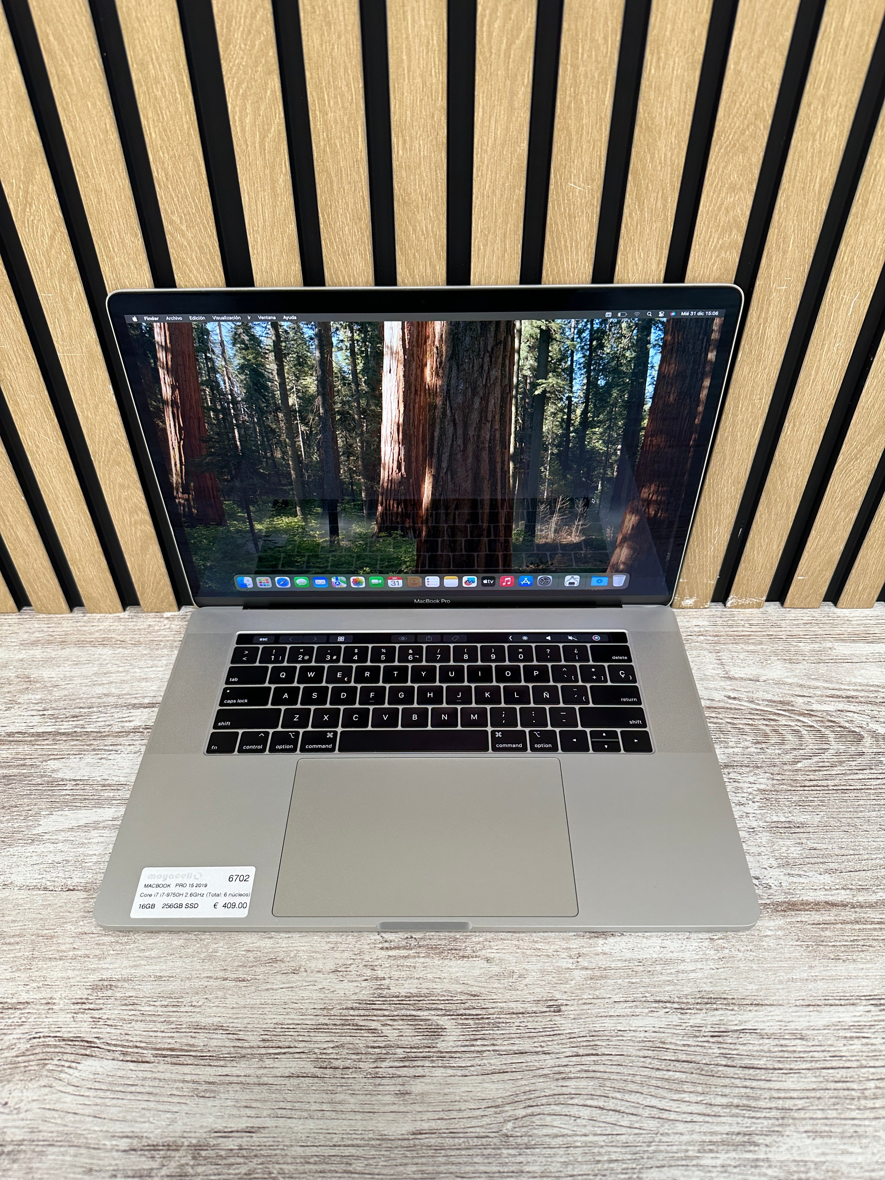 MacBook Pro 15" 2019 i7 16gb 256gb SSD