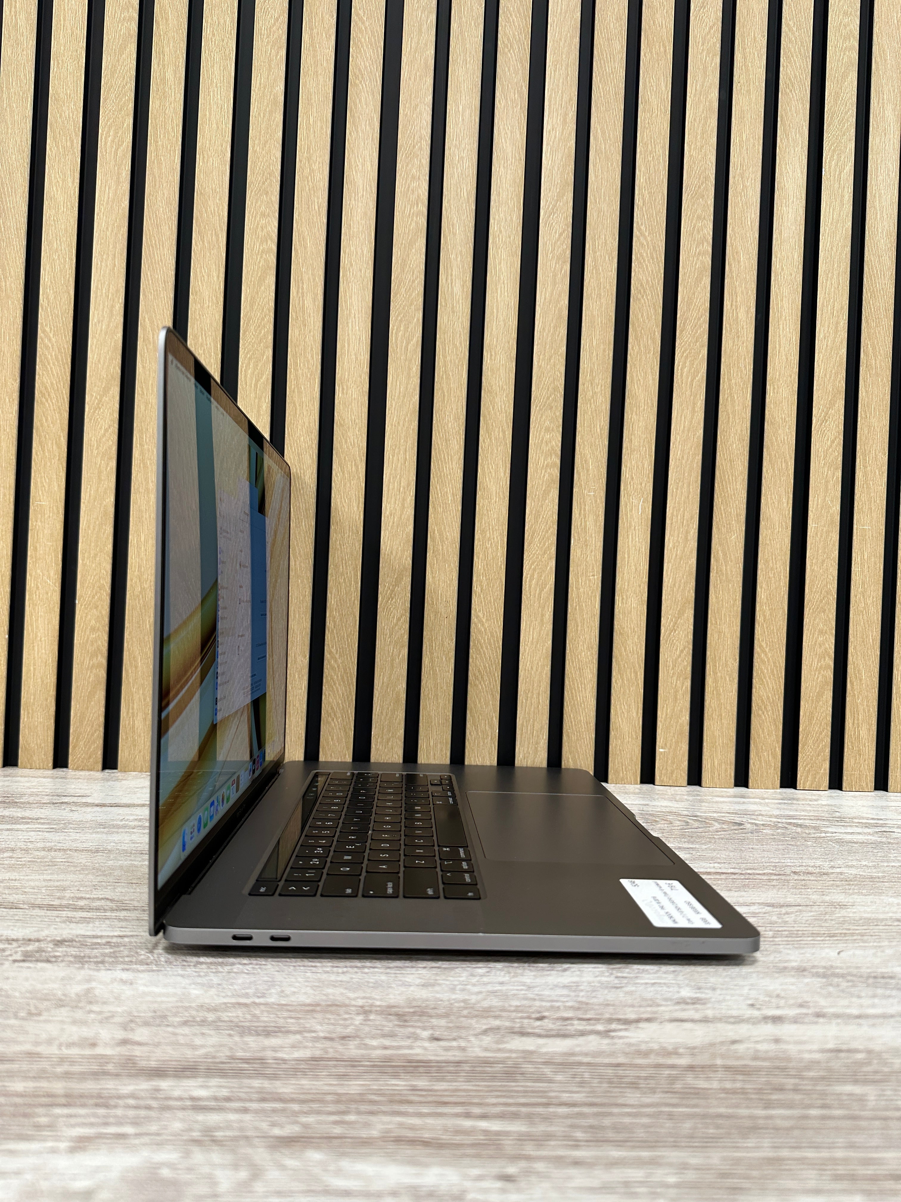 MacBook Pro 16" 2019 i7 32gb 500gb SSD