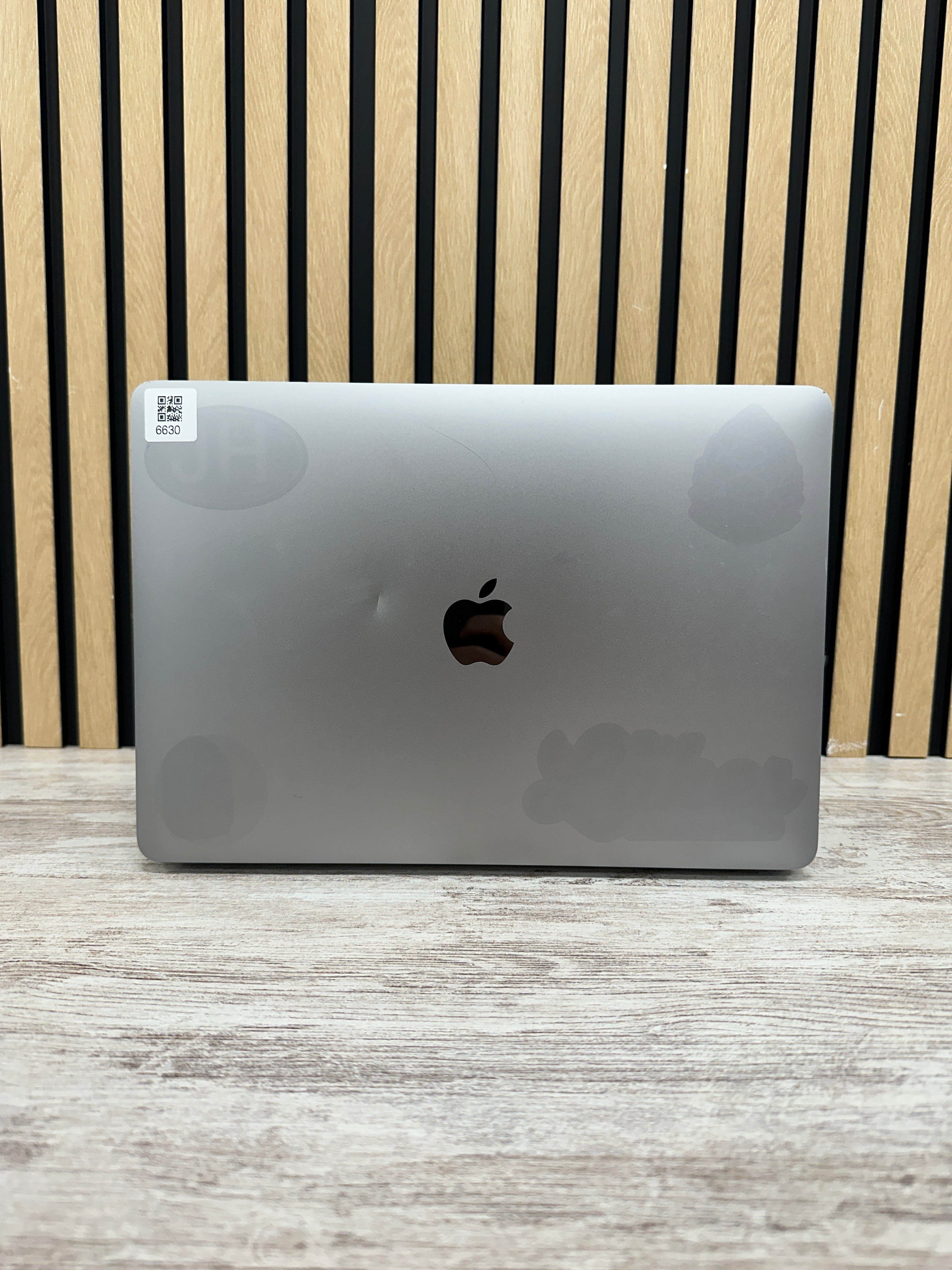 MacBook Air 13" 2020 i5 8gb 500gb SSD