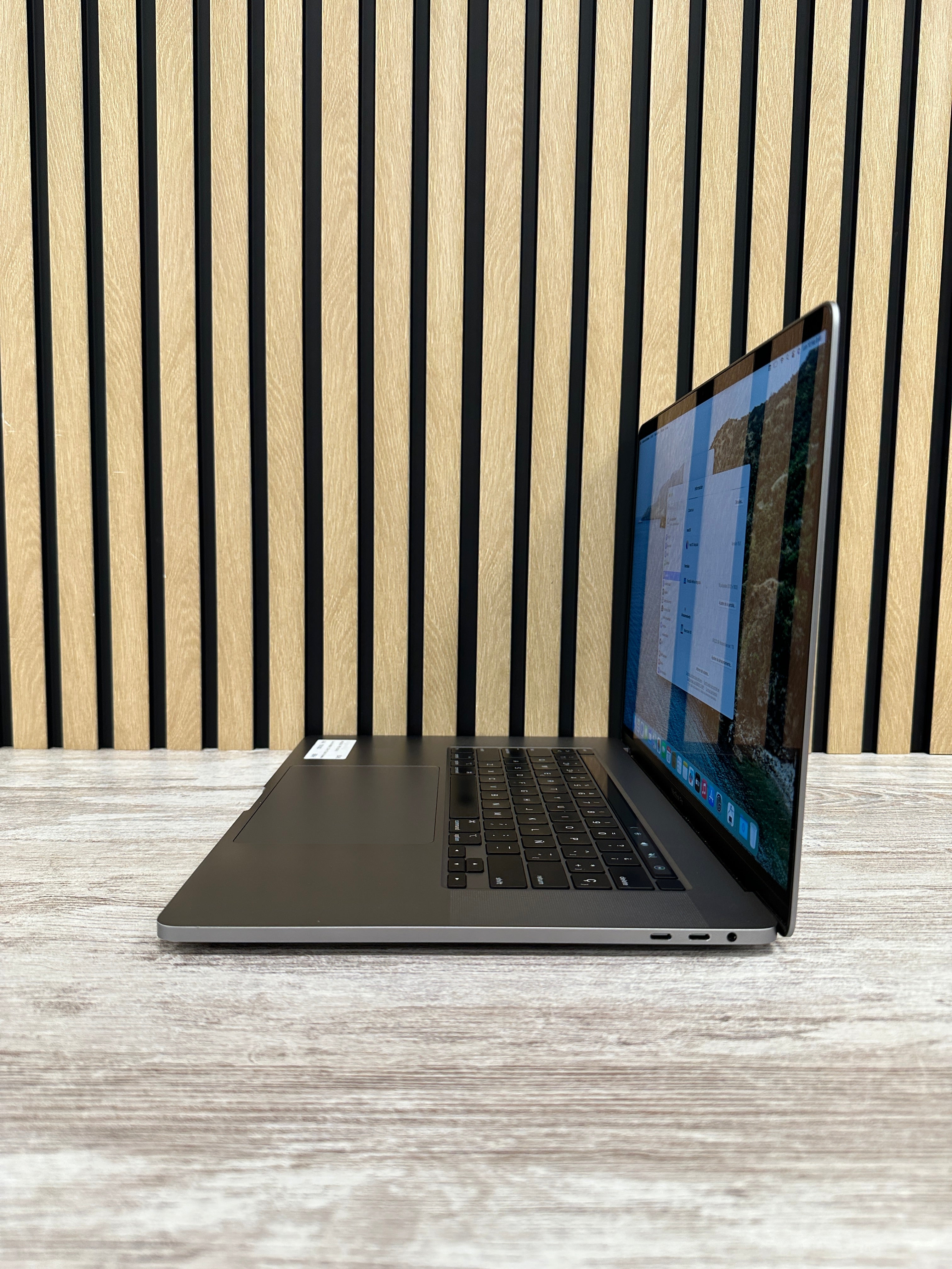 MacBook Pro 16" 2019 i9 32gb 1tb SSD