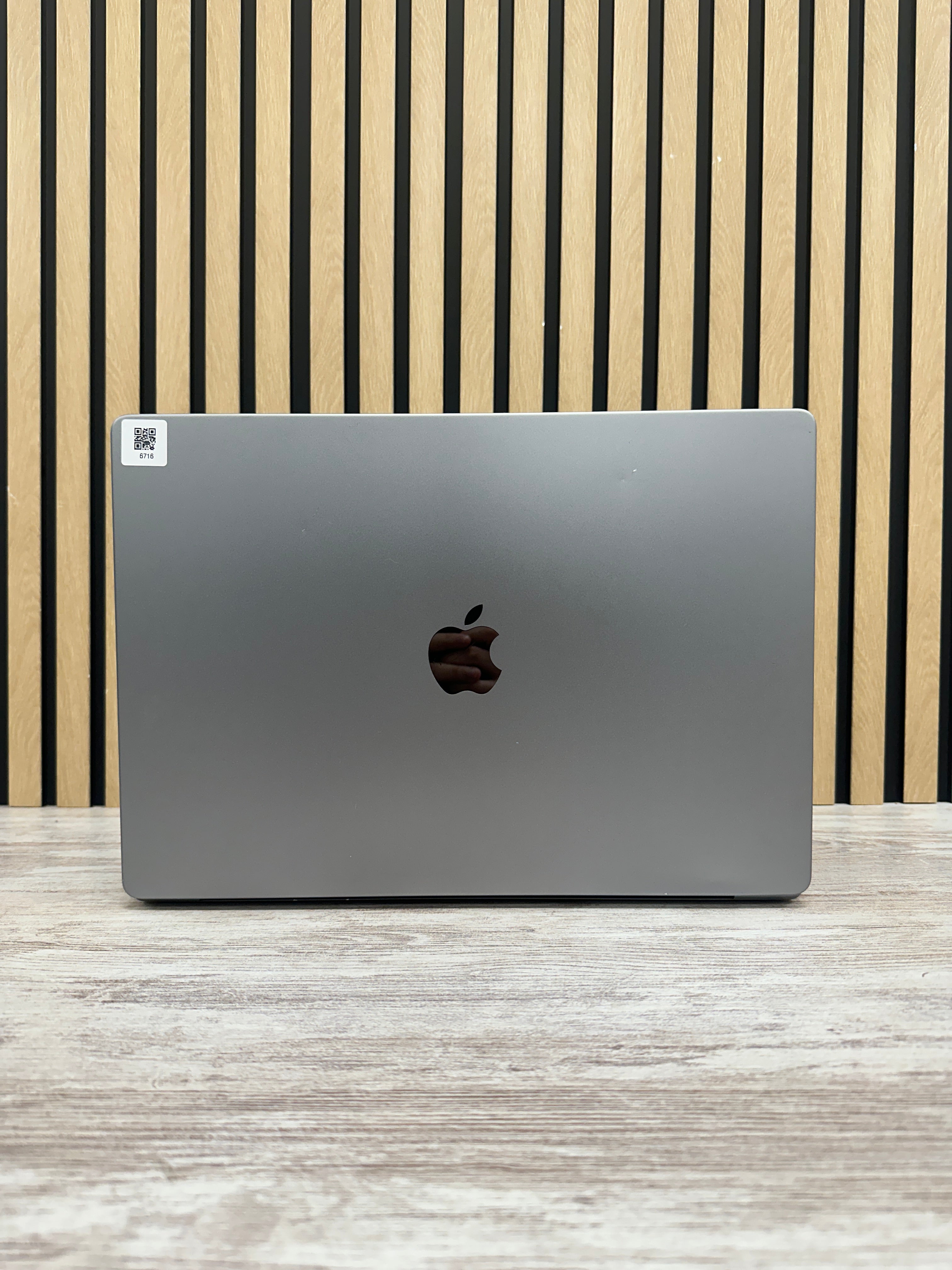 MacBook Pro 16" 2021 M1 PRO 16gb 512gb SSD