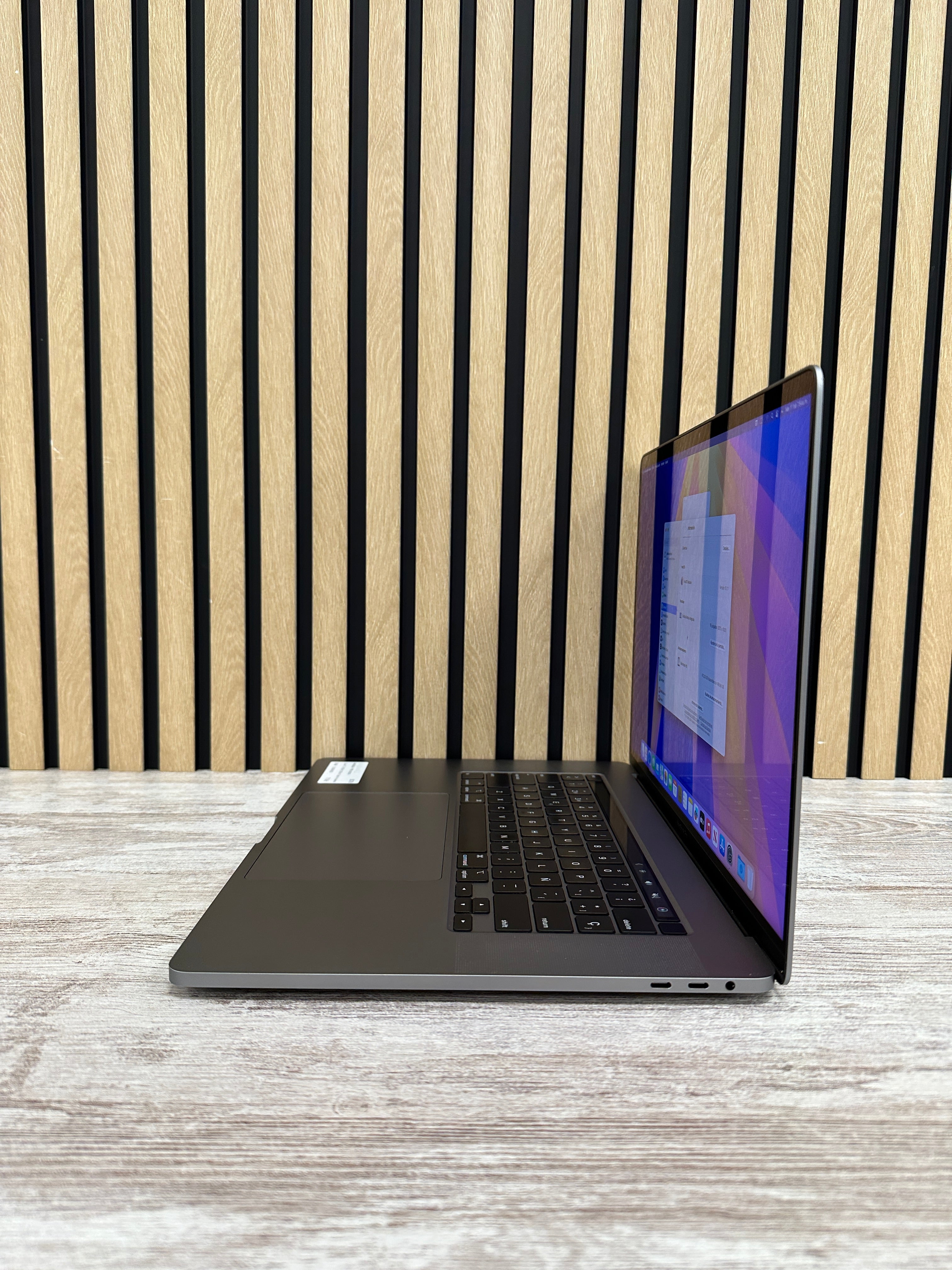 MacBook Pro 16" 2019 i7 32gb 512gb SSD